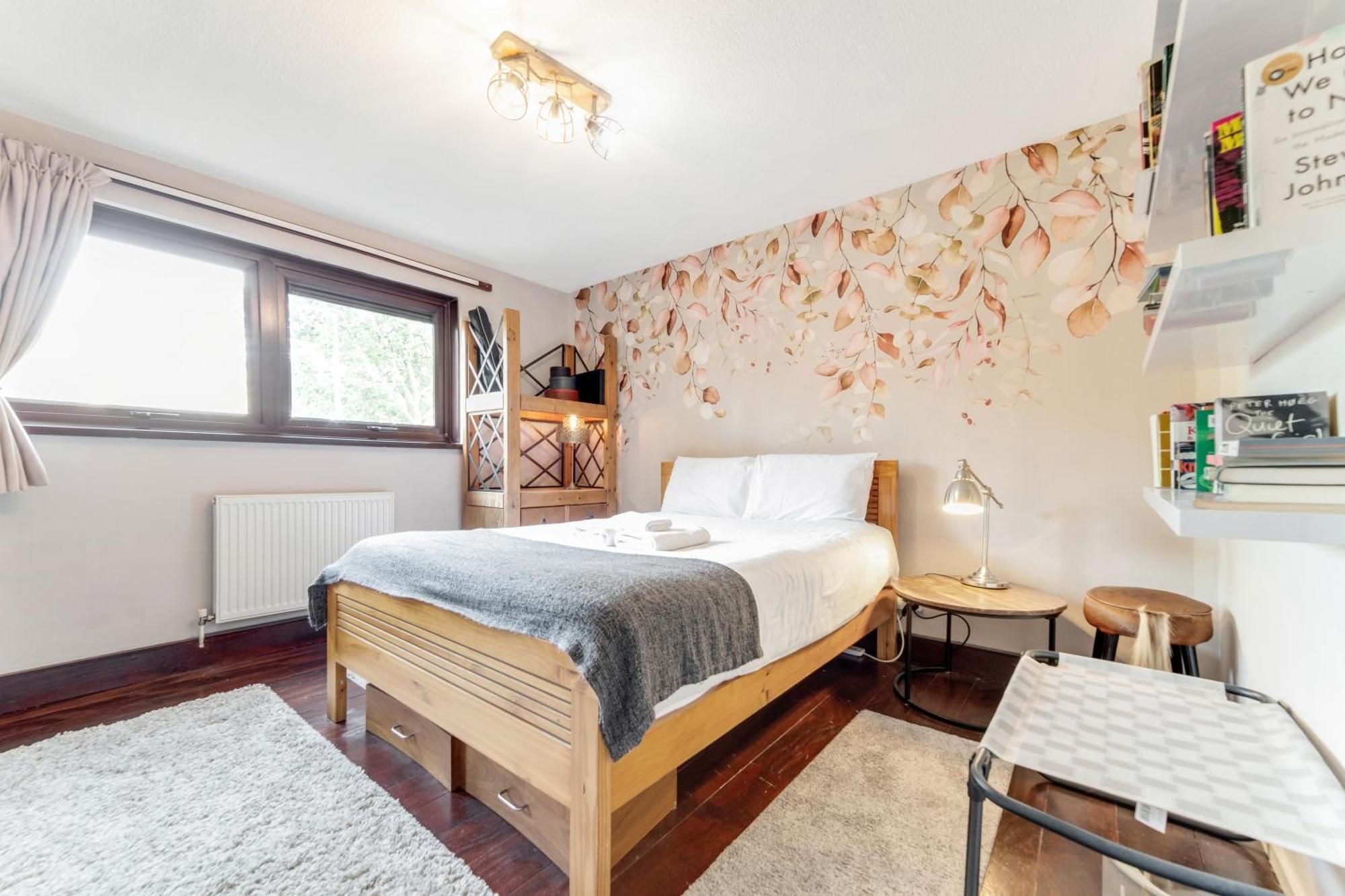 Pass The Keys - Modern Flat In North
