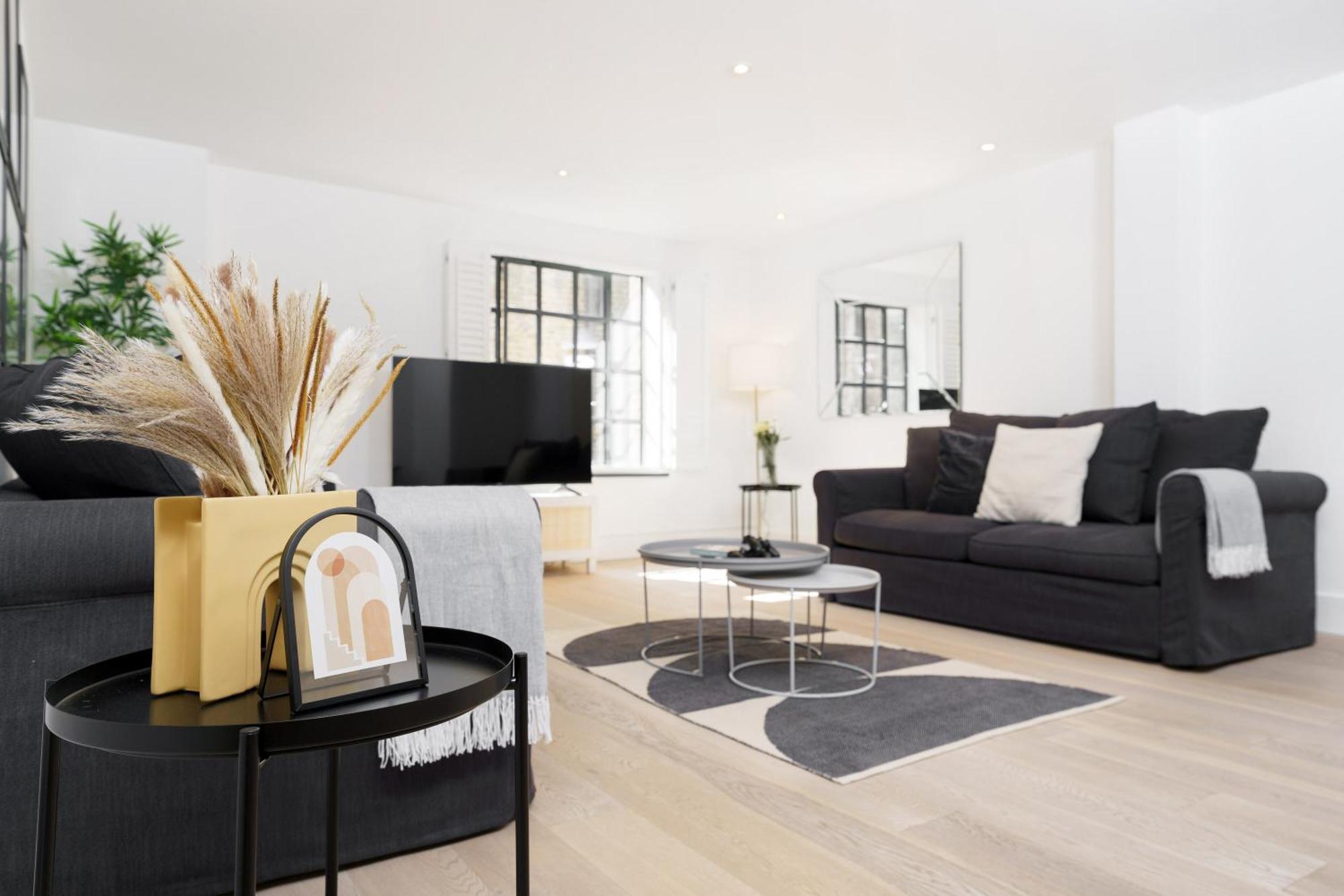 Apartment Trafalgar Sq 1 Bedr, 3 Beds Sleeps 6 *