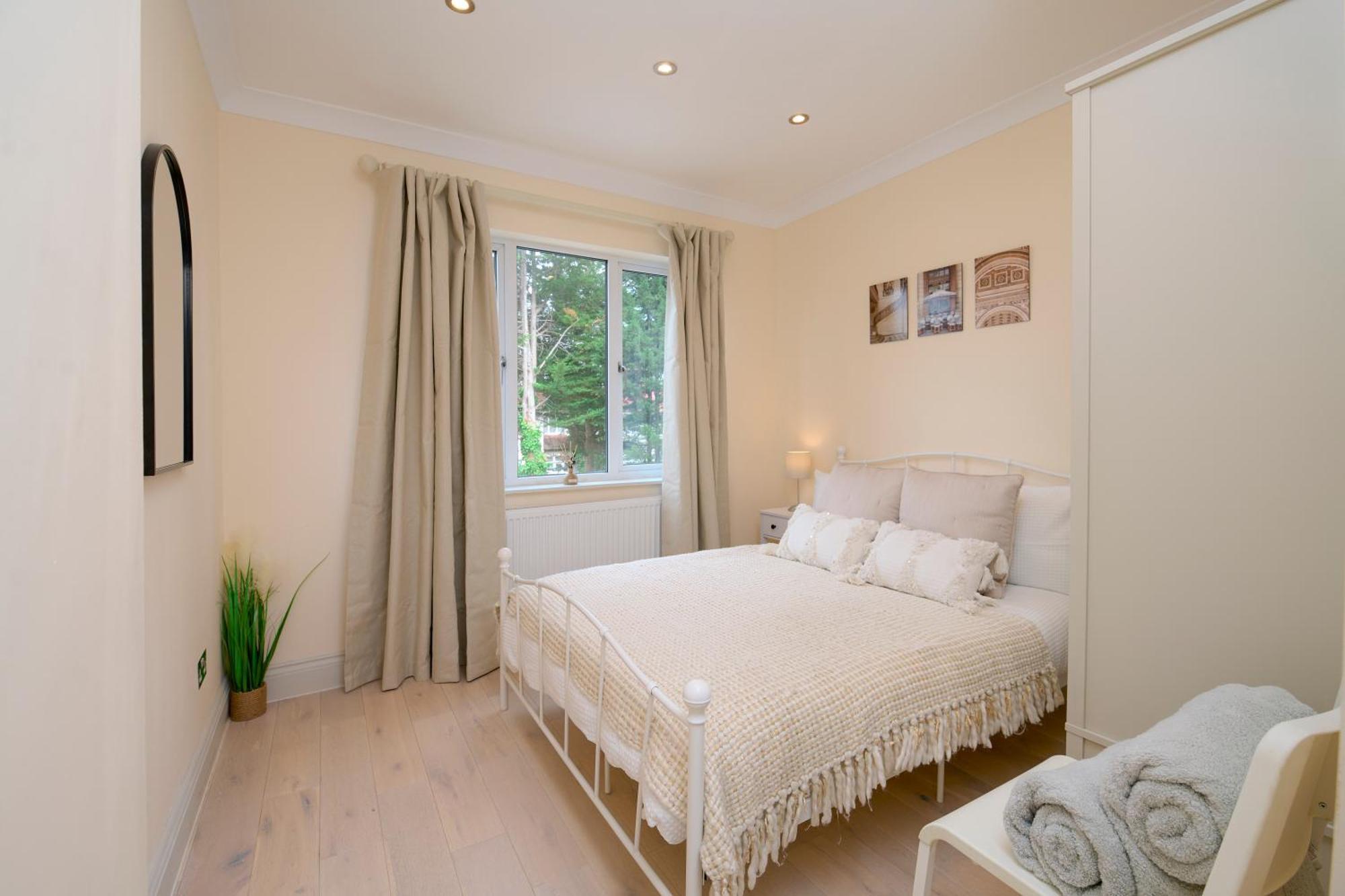 Stylish 4bed 2 Bath, Nw Large Ferienhaus *