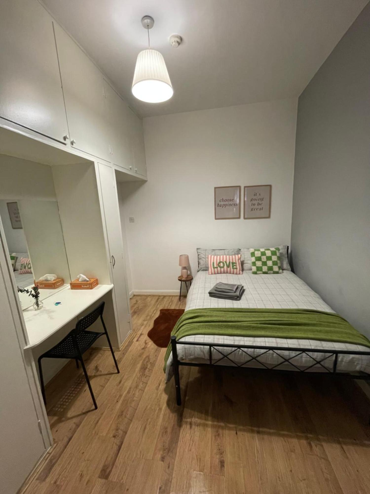Habitación en casa particular Contemporary Private Near Central