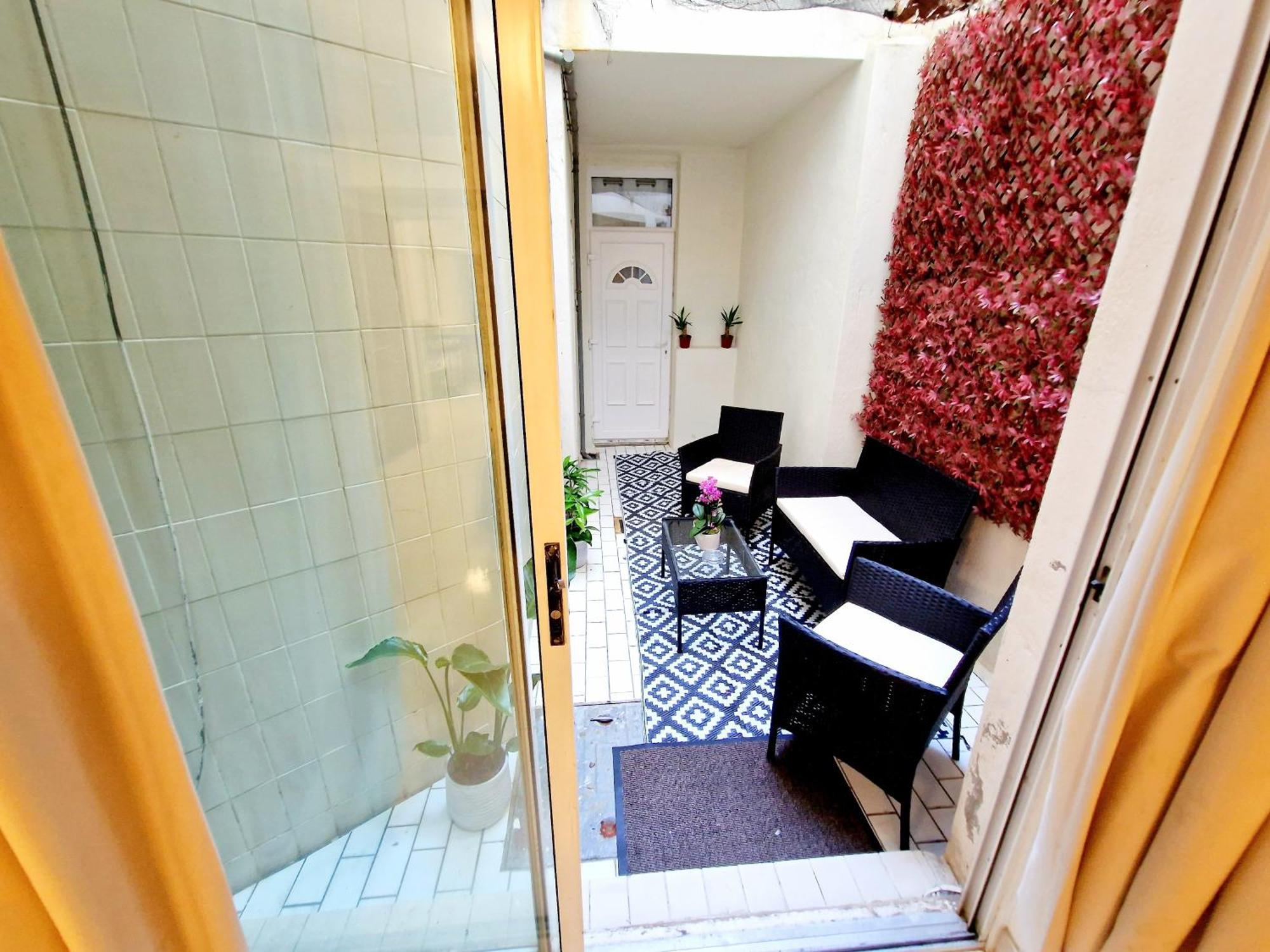 Modern Hyde Park With Private Entrance & Private Back Patio Near Bayswater & Paddington Stations Appartement Londres