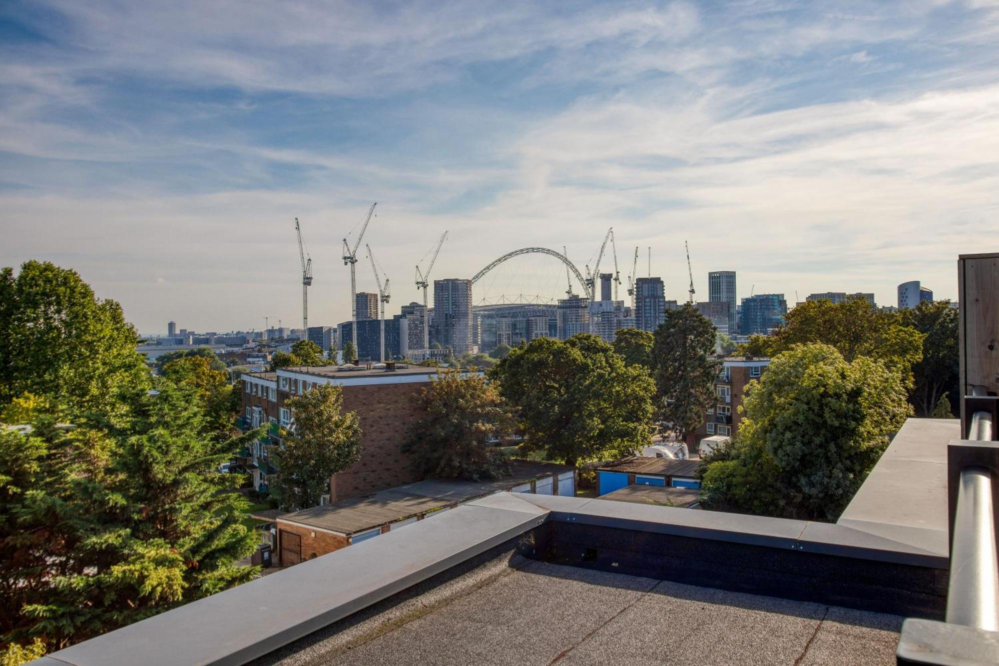 Modern Penthouse In Wembley Appartement *