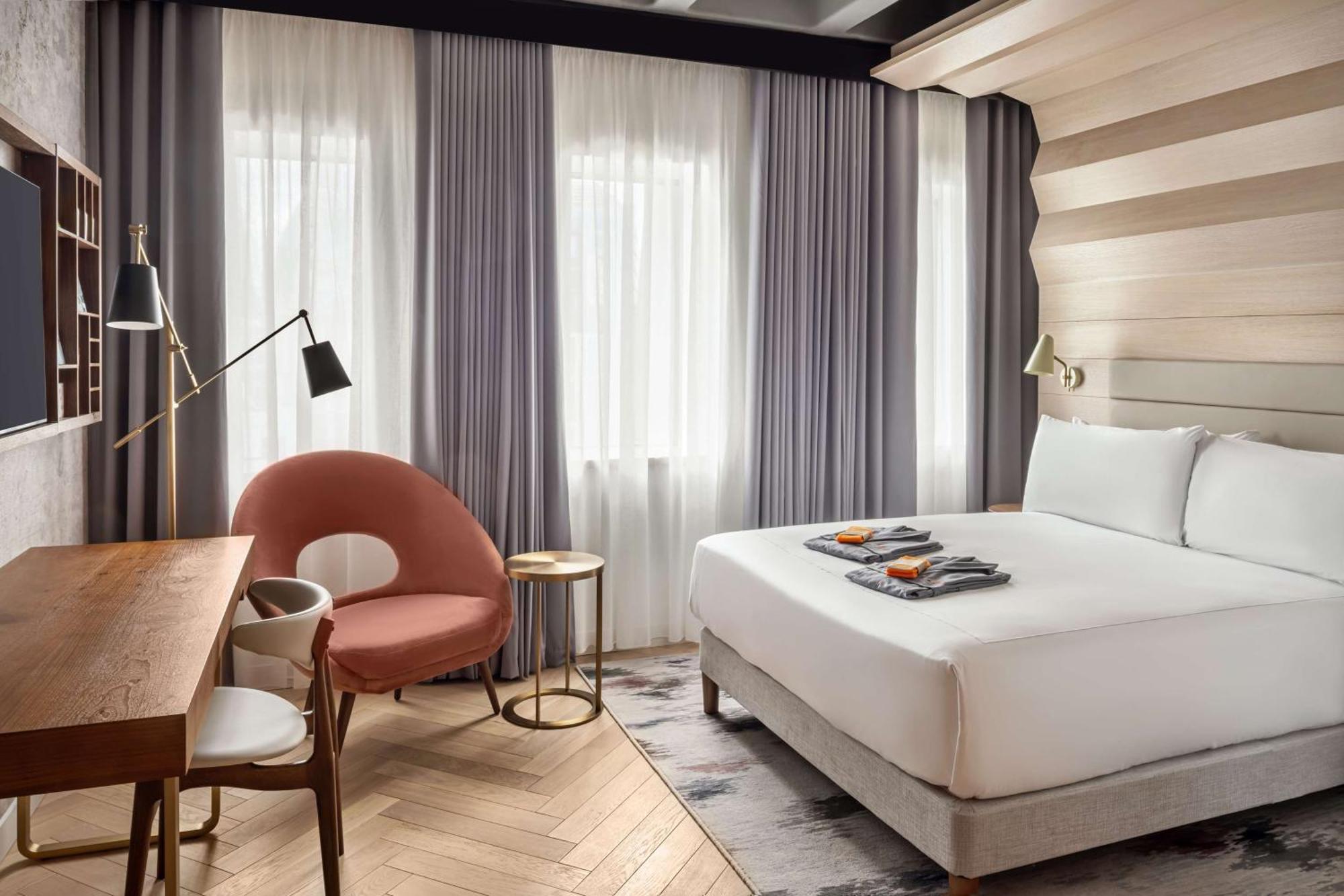 Canopy By Hilton Hotel London