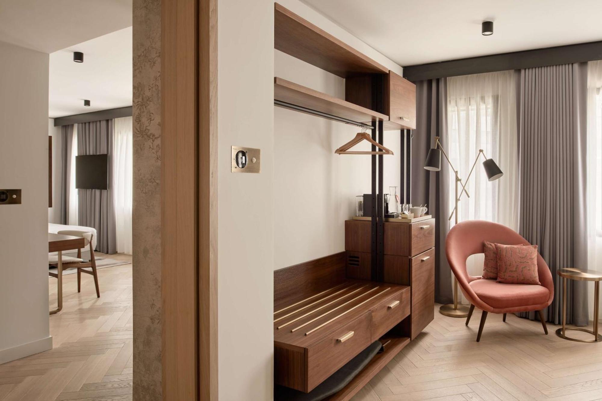 Hotel Canopy By Hilton London