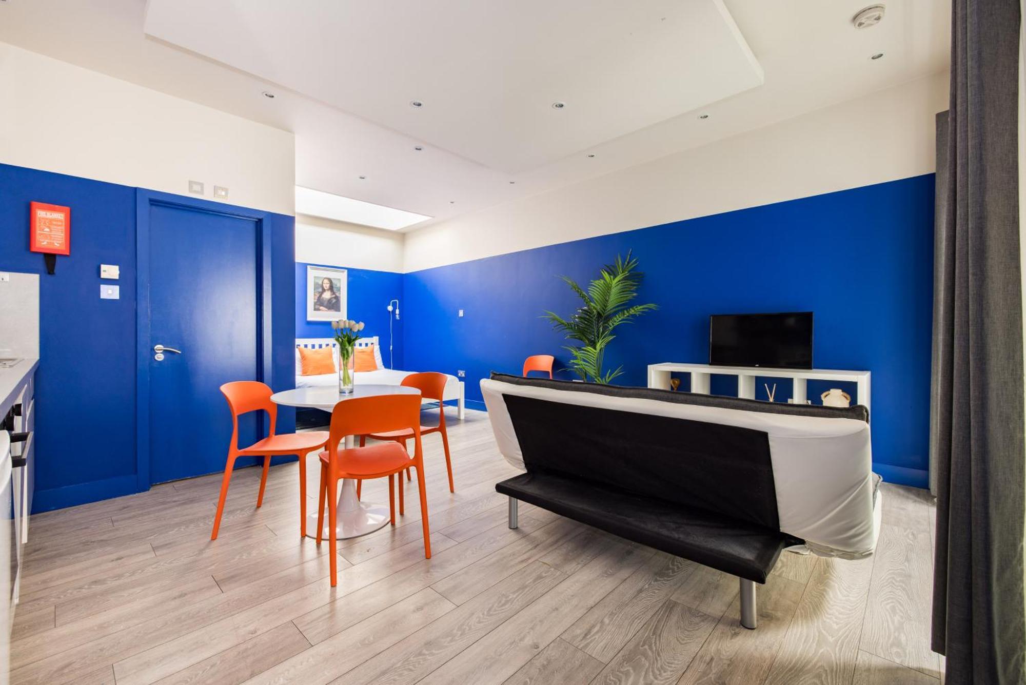 Charming Euston Apartment London