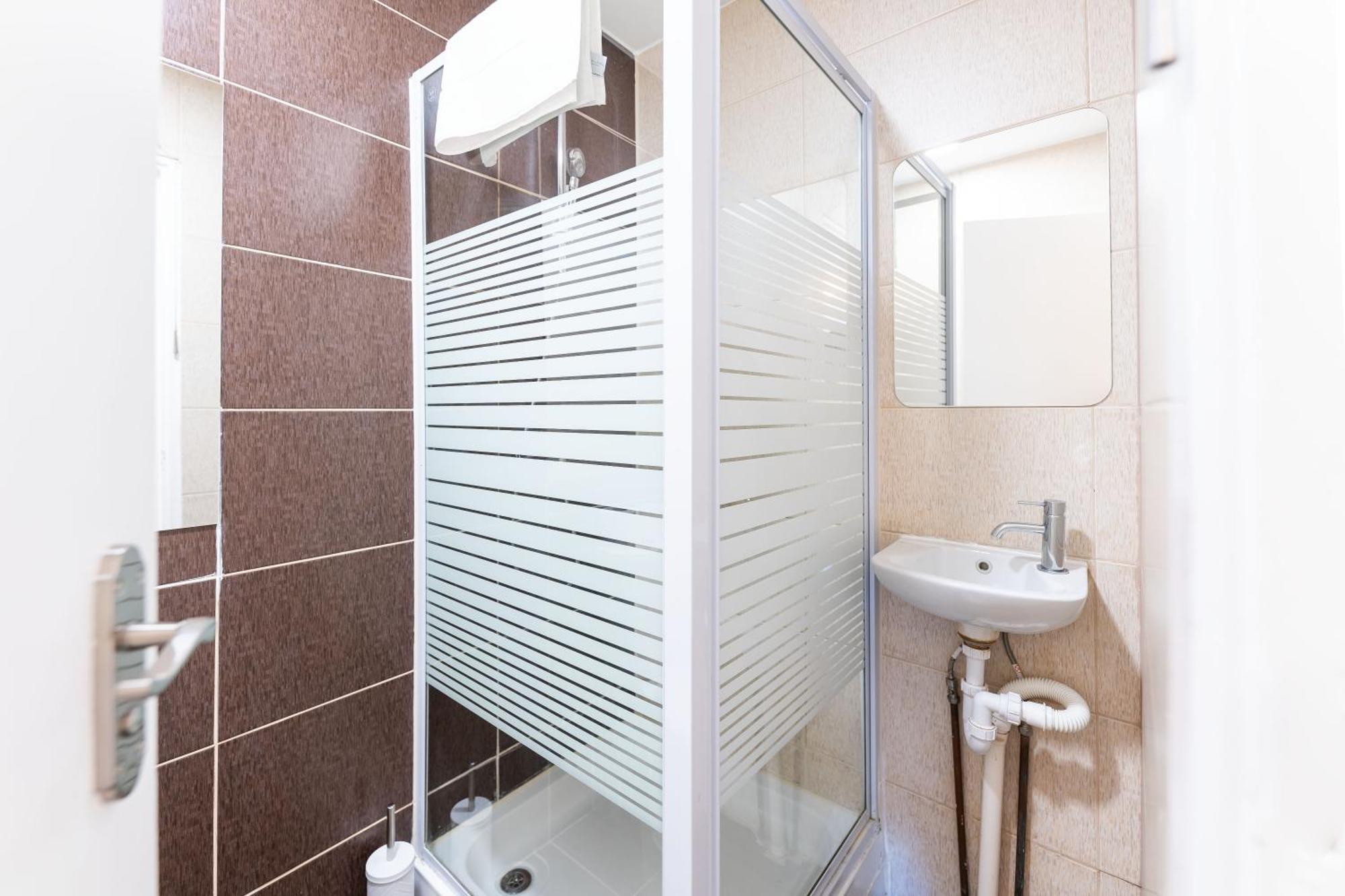 Luxury 3 Bedroom Flat With Balcony In Westbourne Park