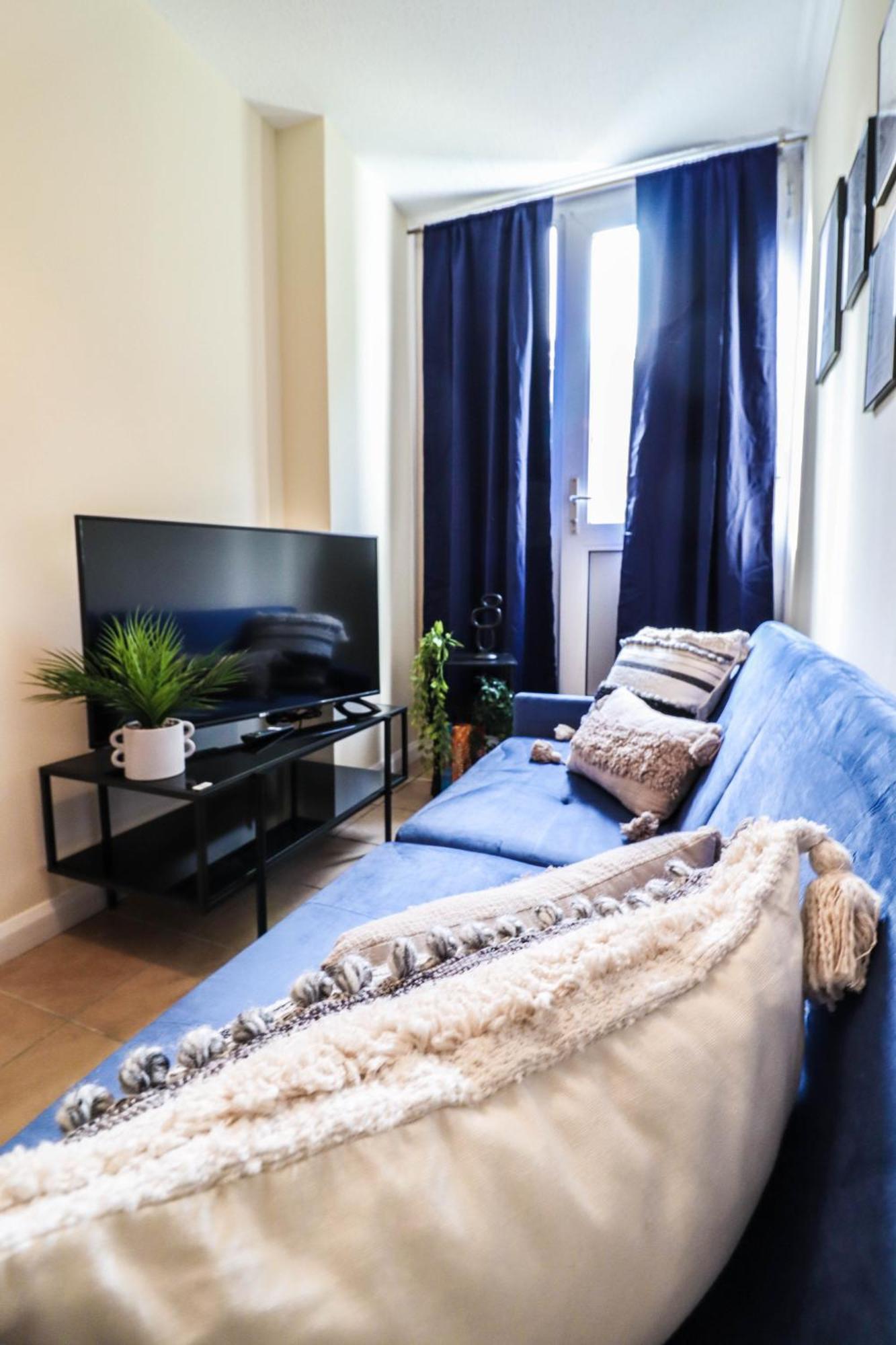 Cosy Property Right By Warren Street Station! Free Wifi! Apartment *