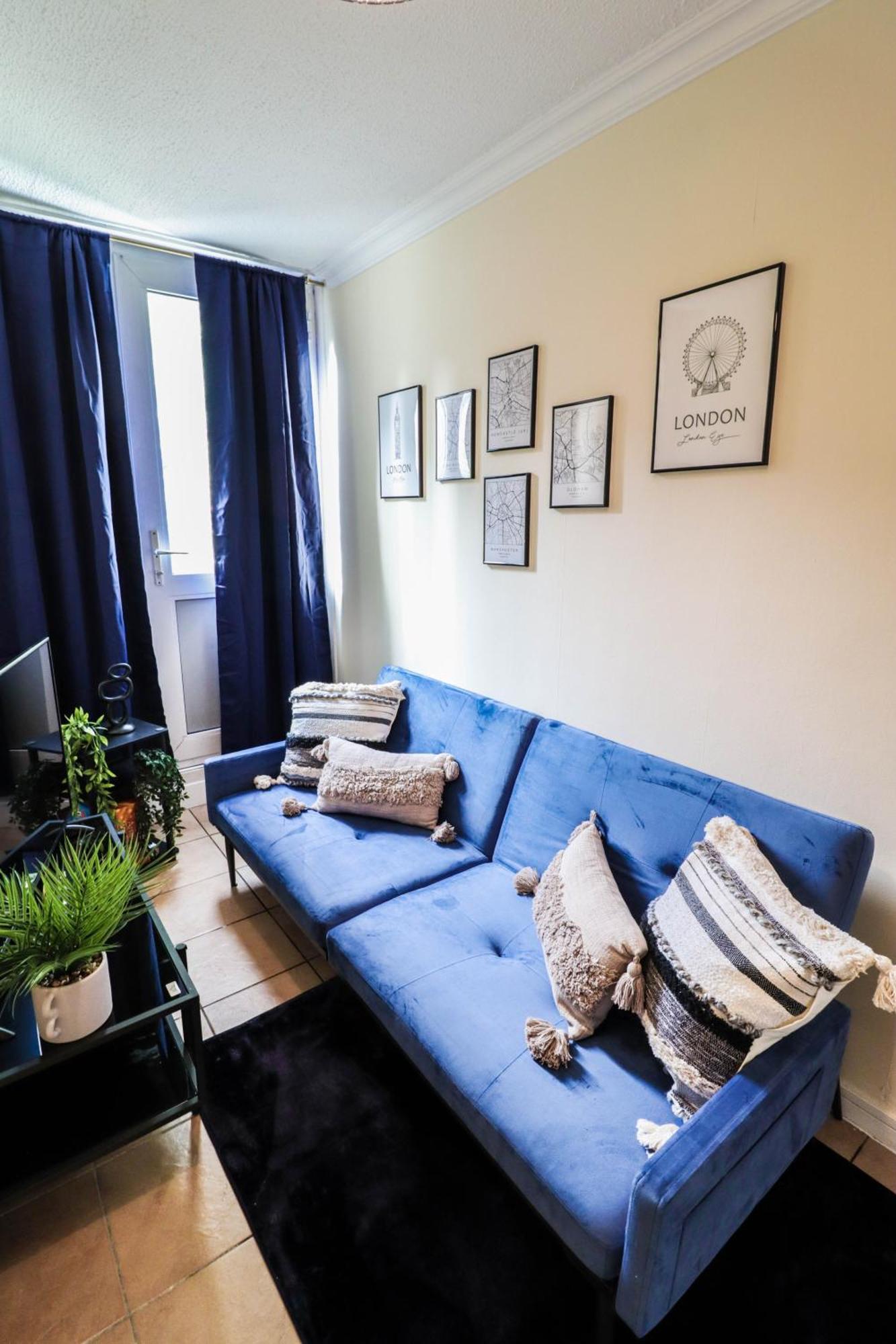 Cosy Property Right By Warren Street Station! Free Wifi! Apartment *