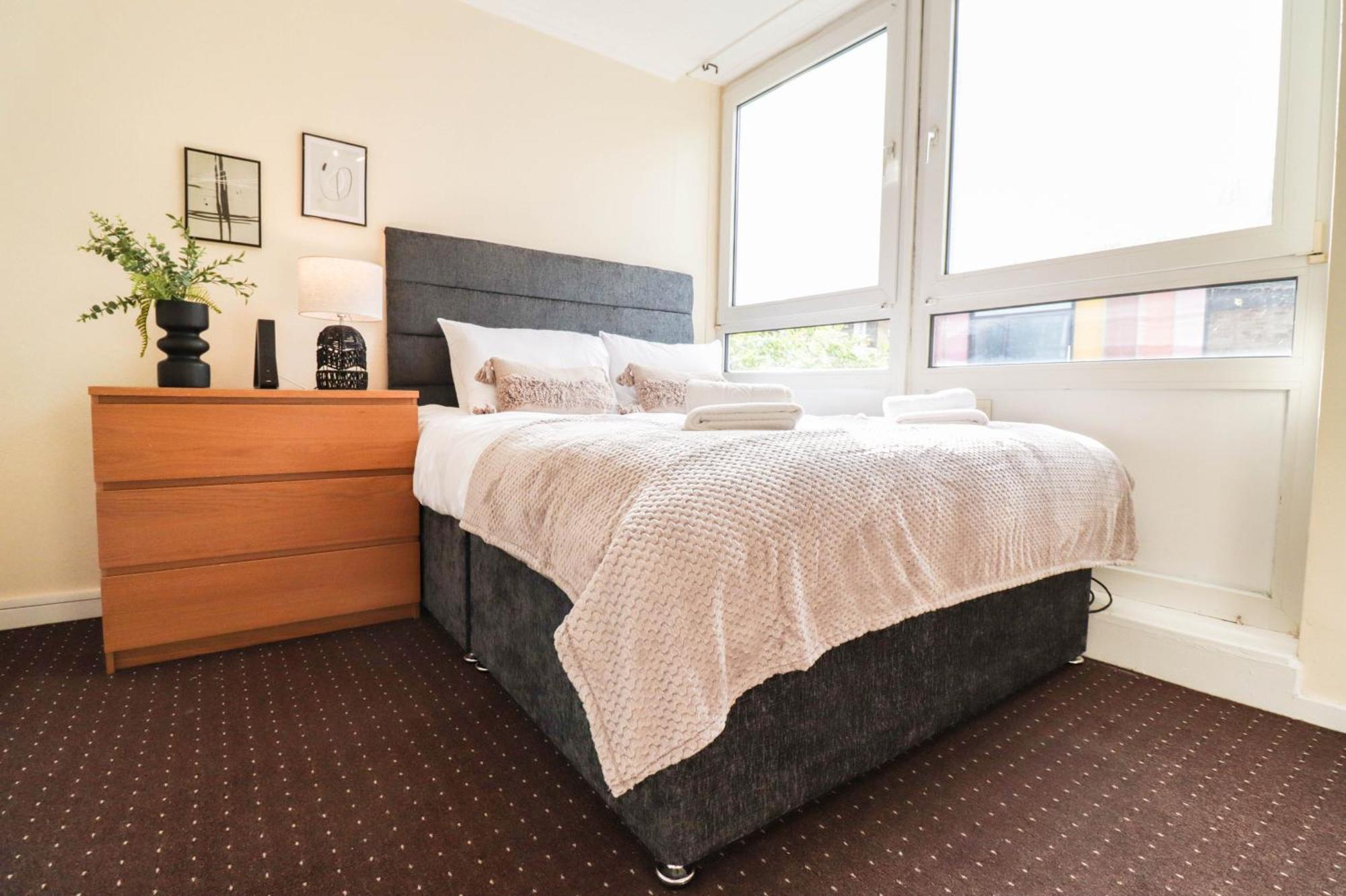 Cosy Property Right By Warren Street Station! Free Wifi!