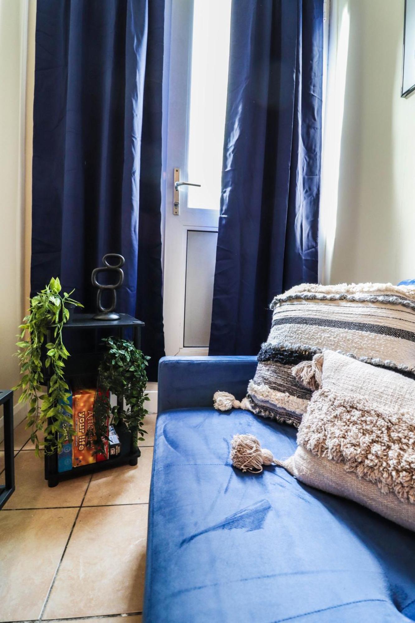 Apartment Cosy Property Right By Warren Street Station! Free Wifi! London