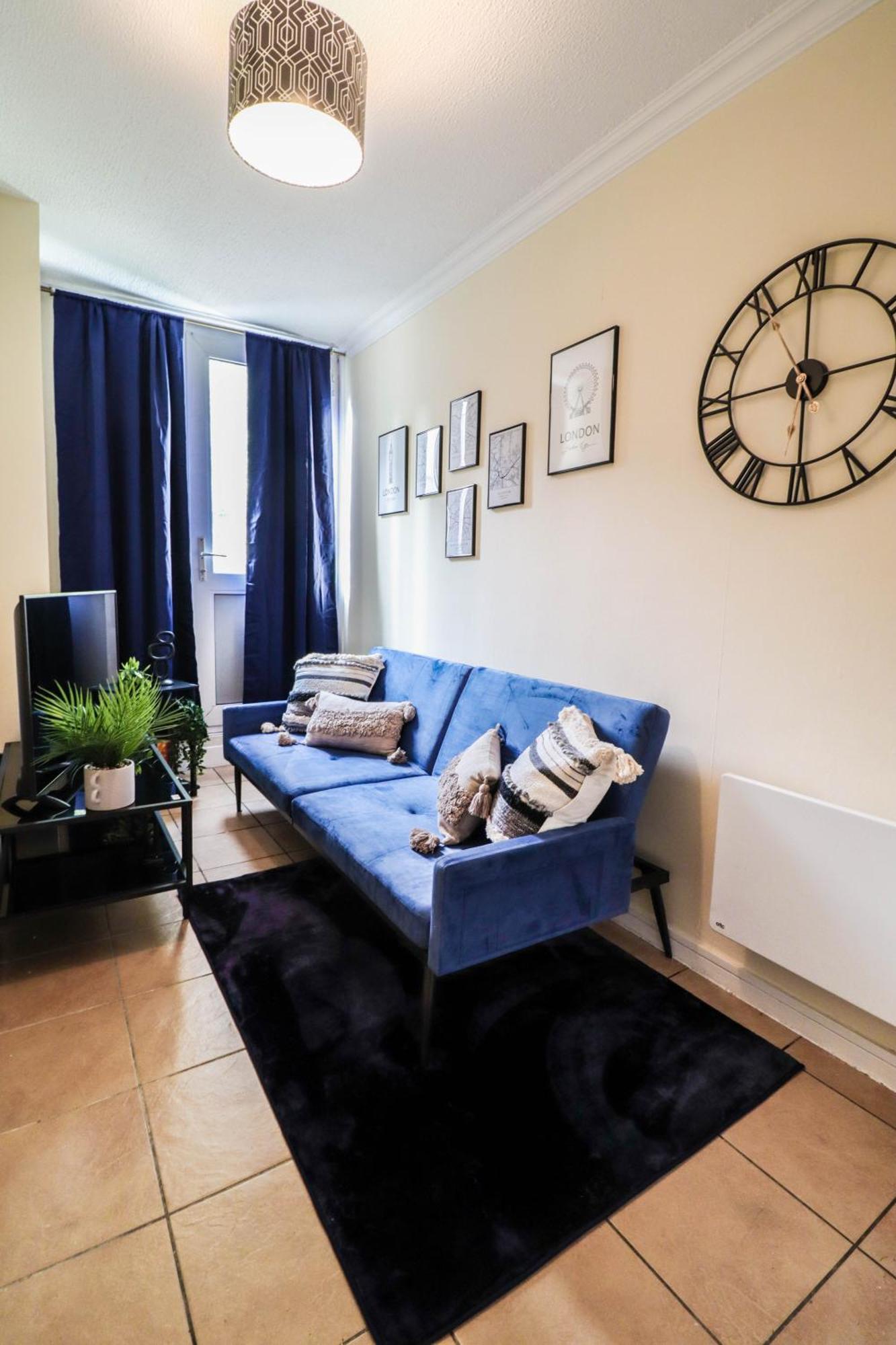 Cosy Property Right By Warren Street Station! Free Wifi! *