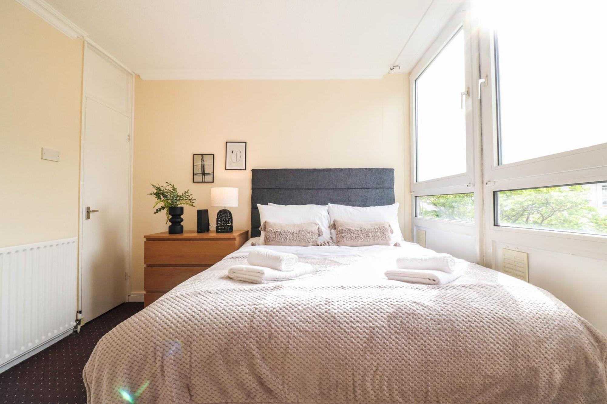 Cosy Property Right By Warren Street Station! Free Wifi! London