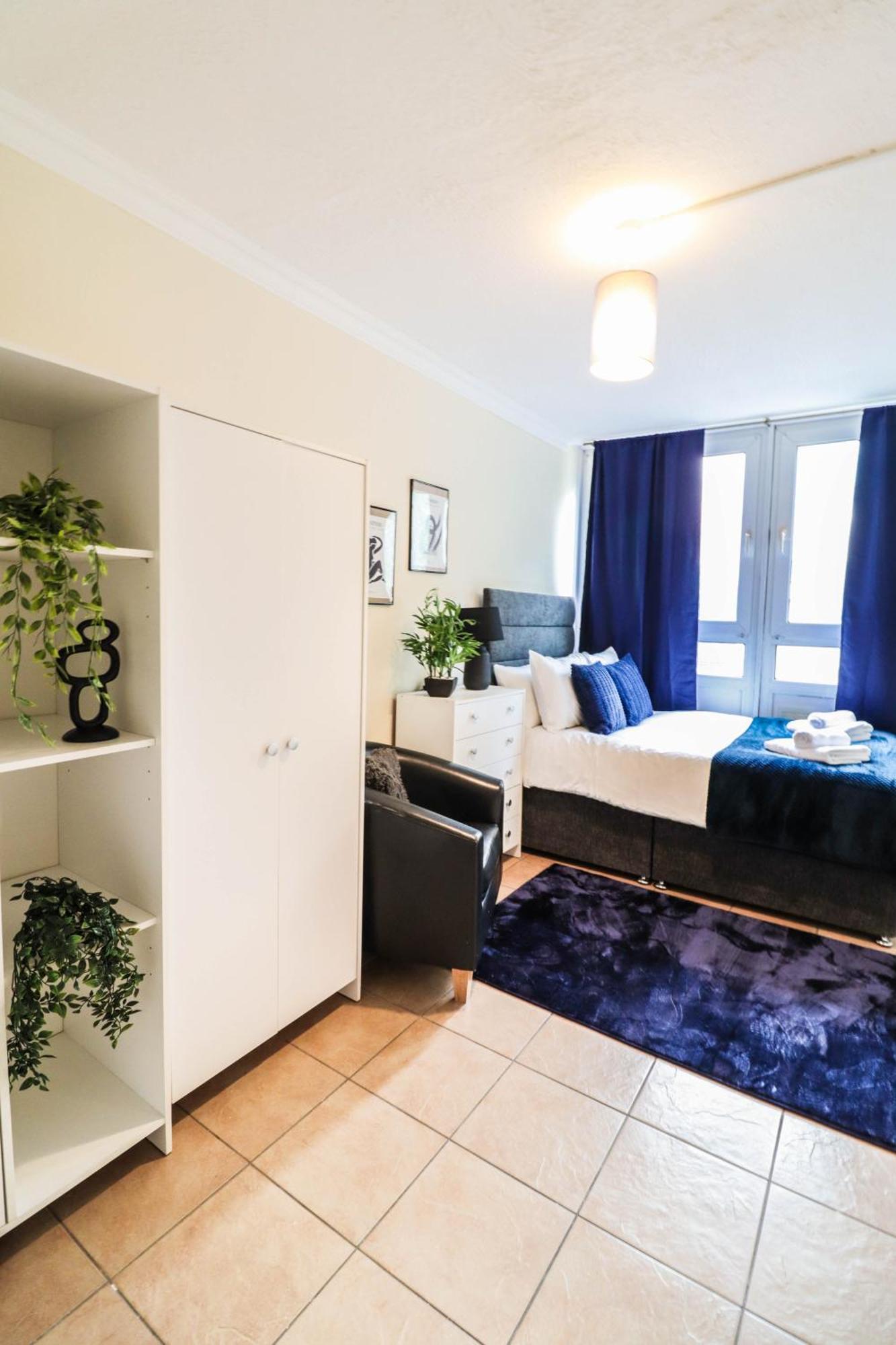 Cosy Property Right By Warren Street Station! Free Wifi! *