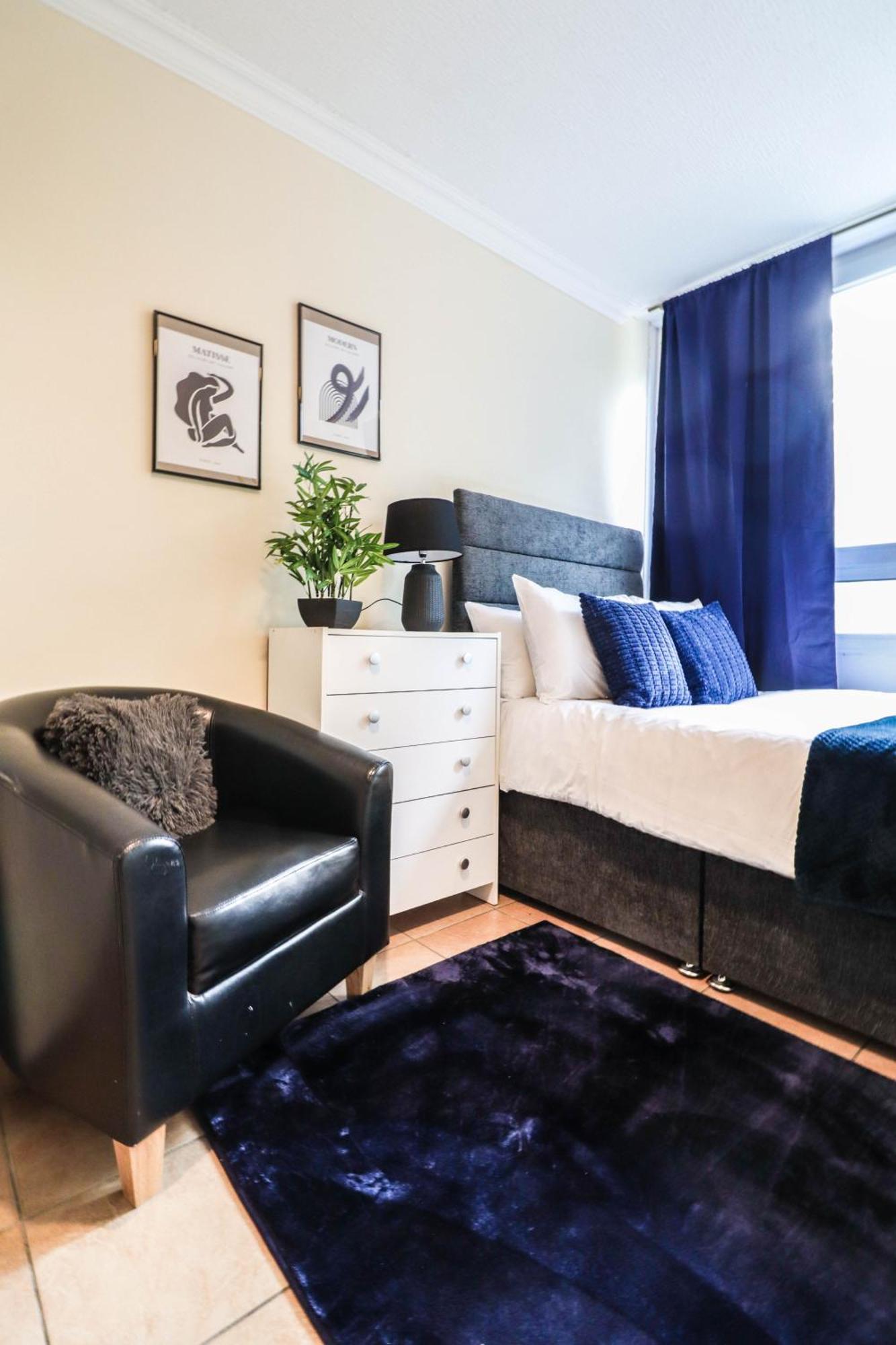 Cosy Property Right By Warren Street Station! Free Wifi!