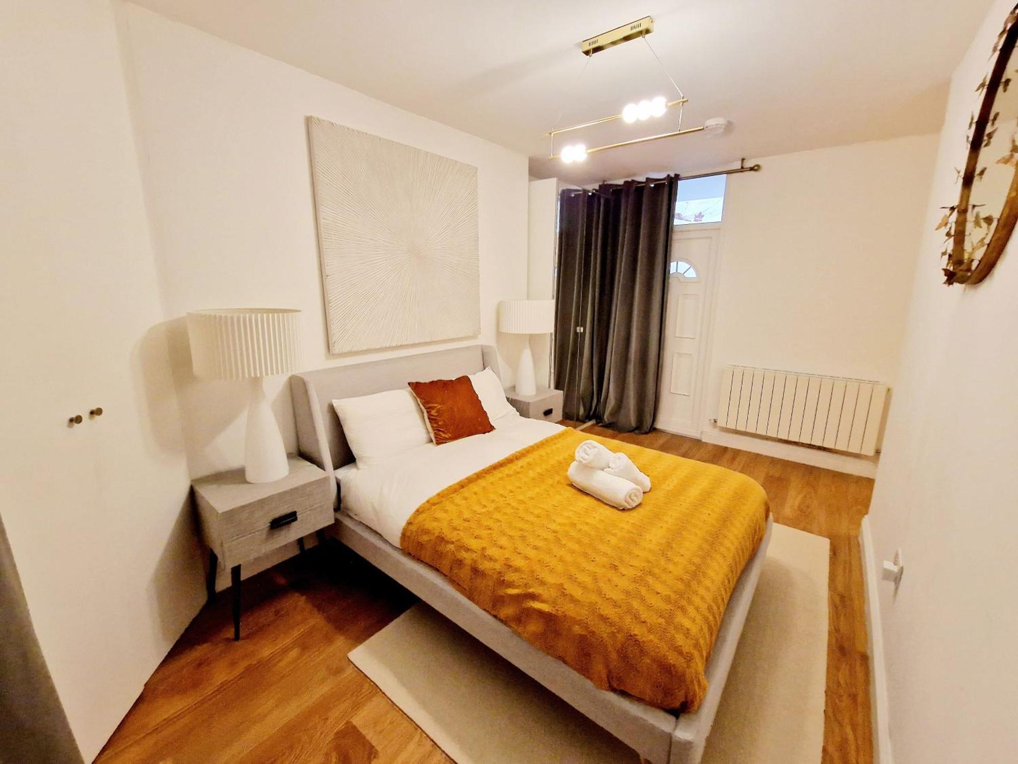 Stunning Hyde Park Home, Ground Floor Maisonette, Duplex, Near Tube Metro Stations * Londres