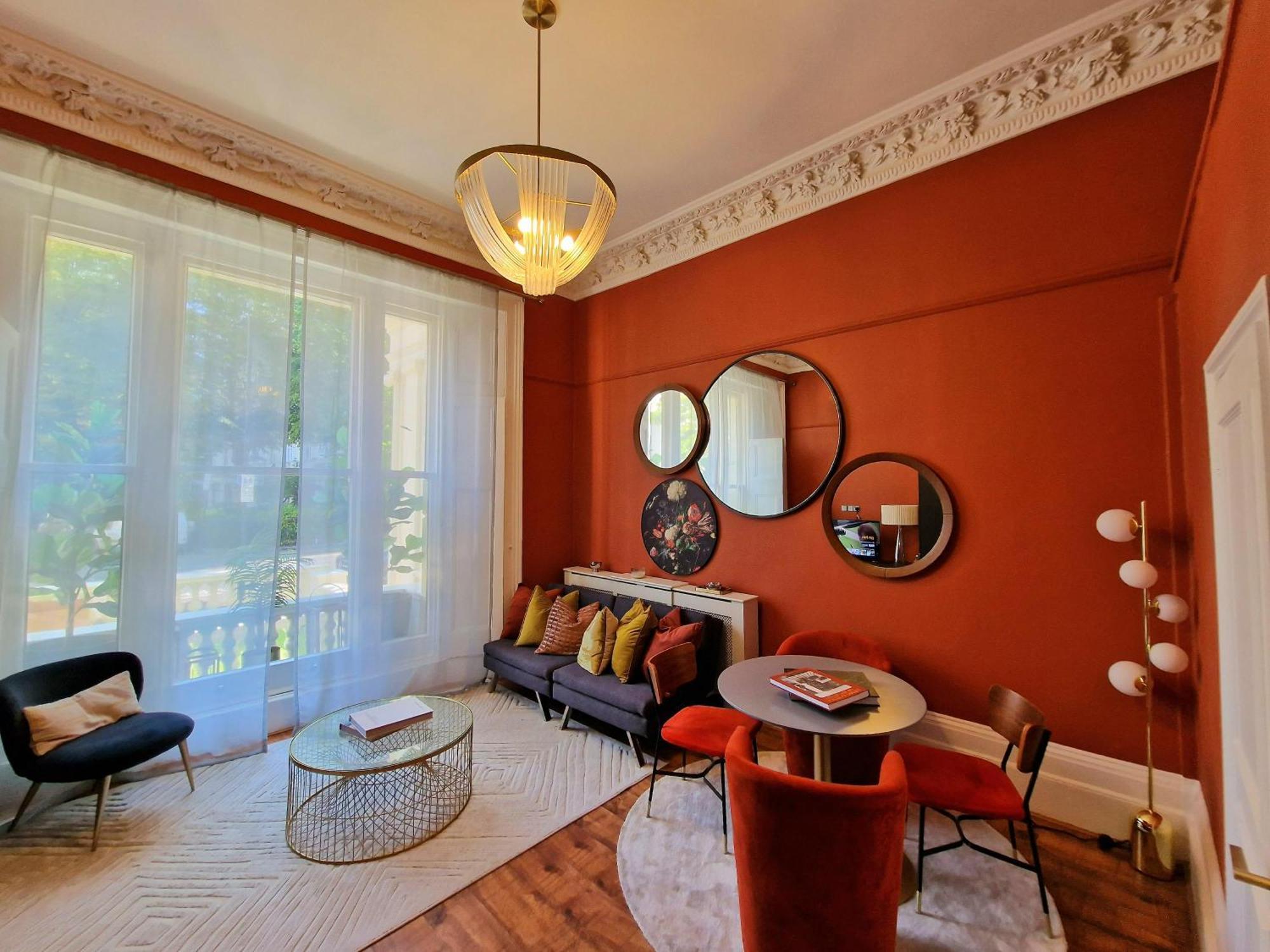 Beautiful Victorian In Hyde Park By Tube Stations - No Stairs *