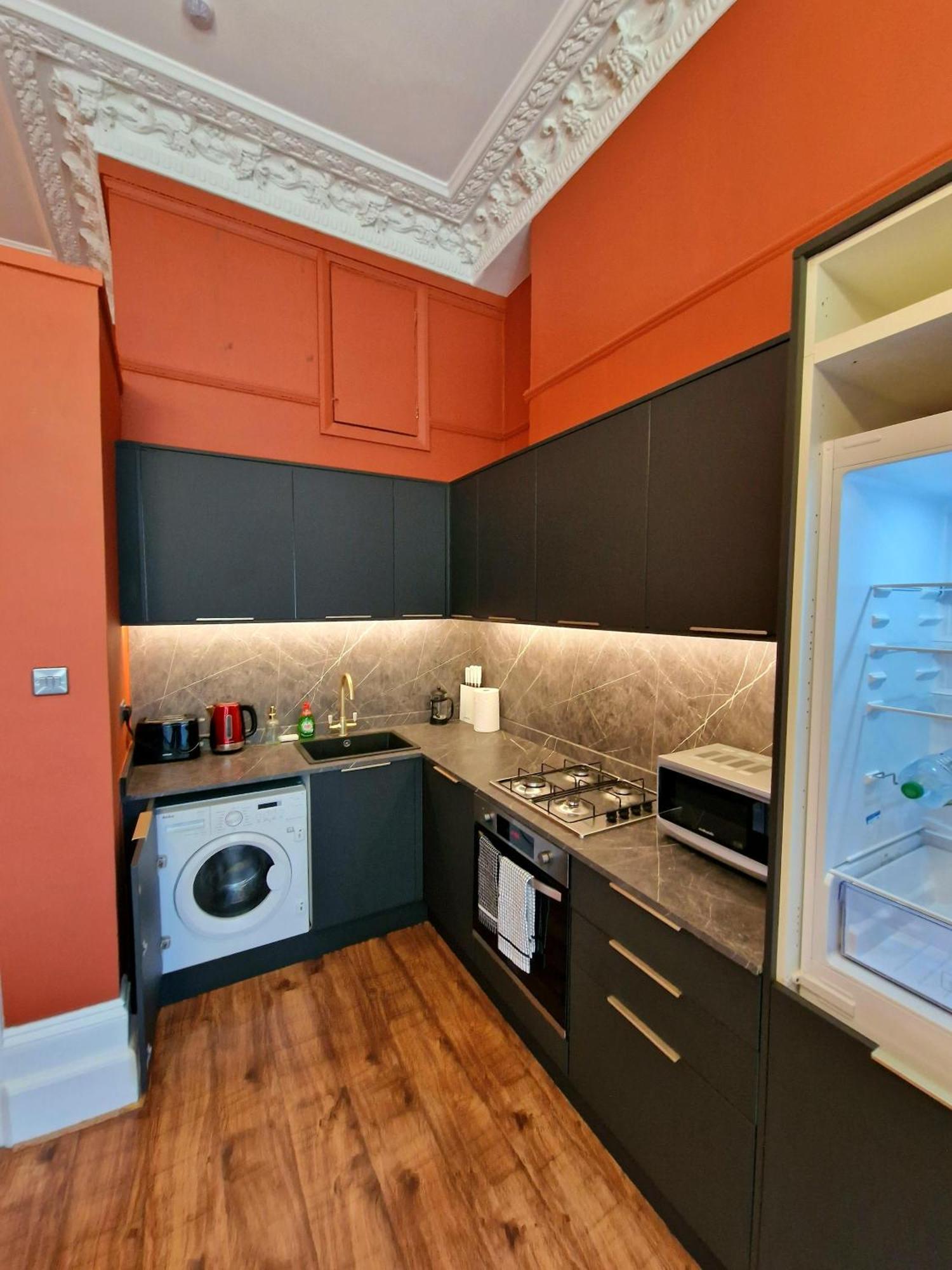 Beautiful Victorian In Hyde Park By Tube Stations - No Stairs Appartement Londres