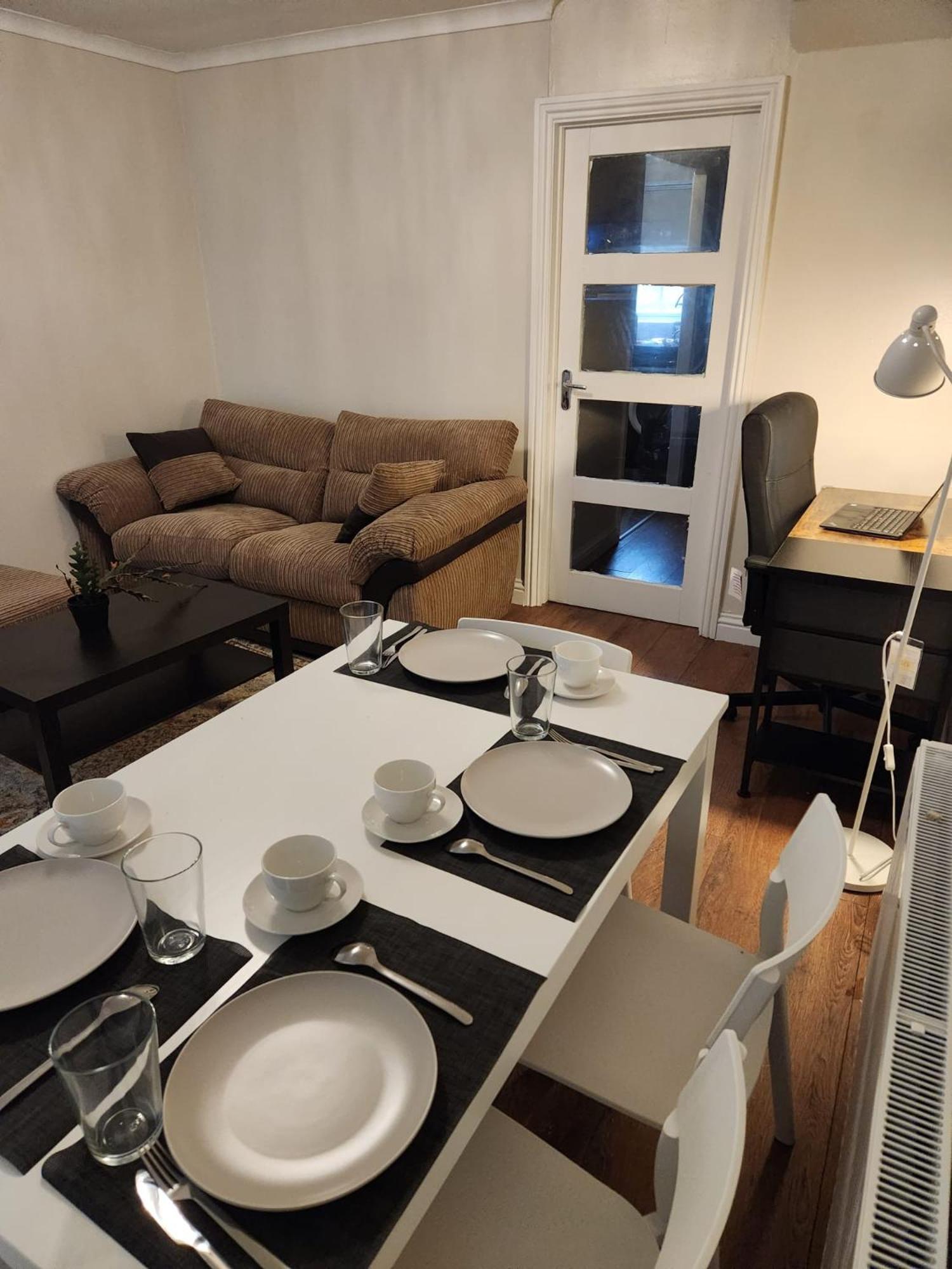 Away From Apartamento *