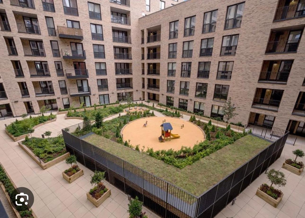 Stunning One-bedroom Apartment- Next To Tube Station- Sleeps 3 * Londres