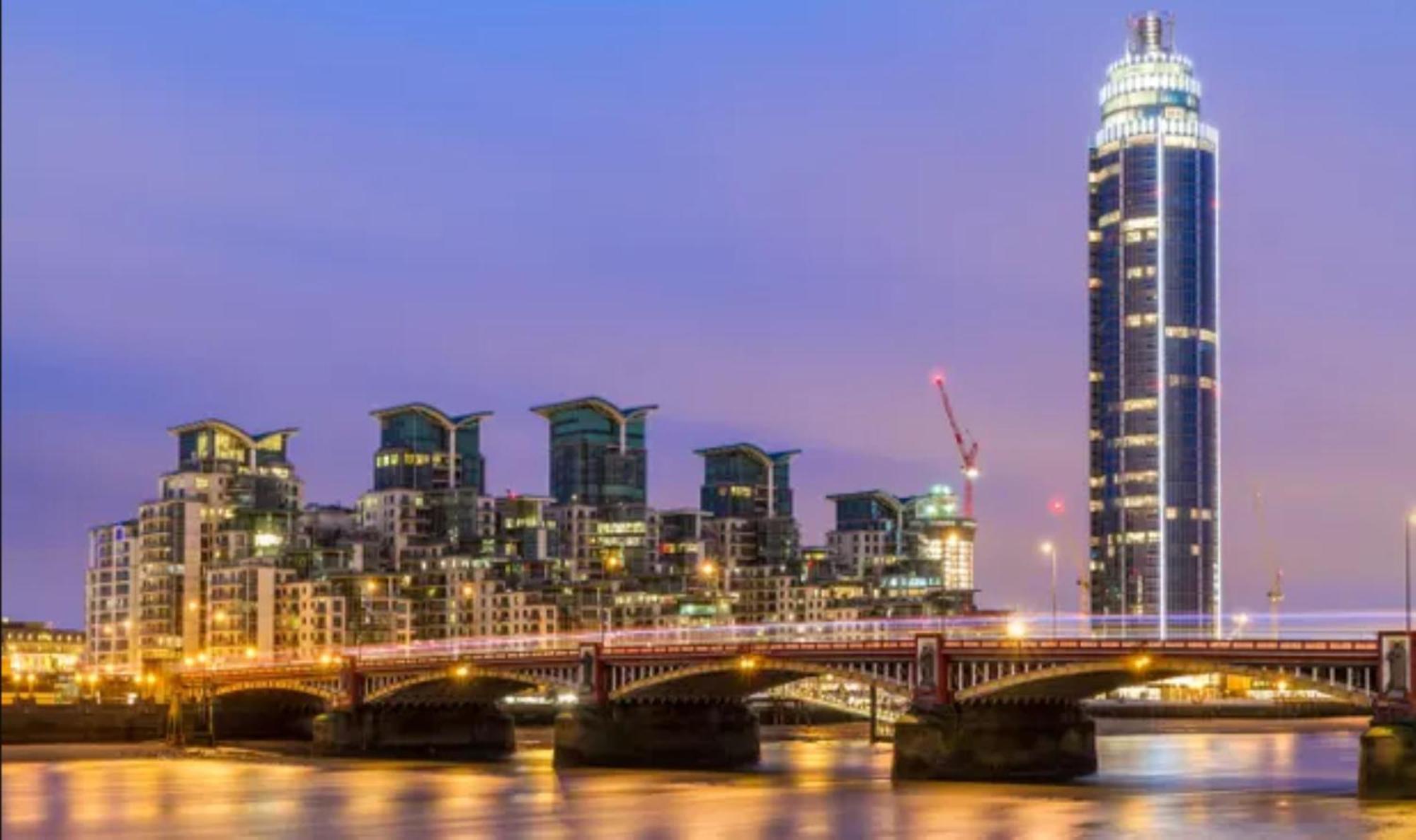 Vauxhall Large 2bedroom With Amazing River View Panoramic Balcony Apartment
