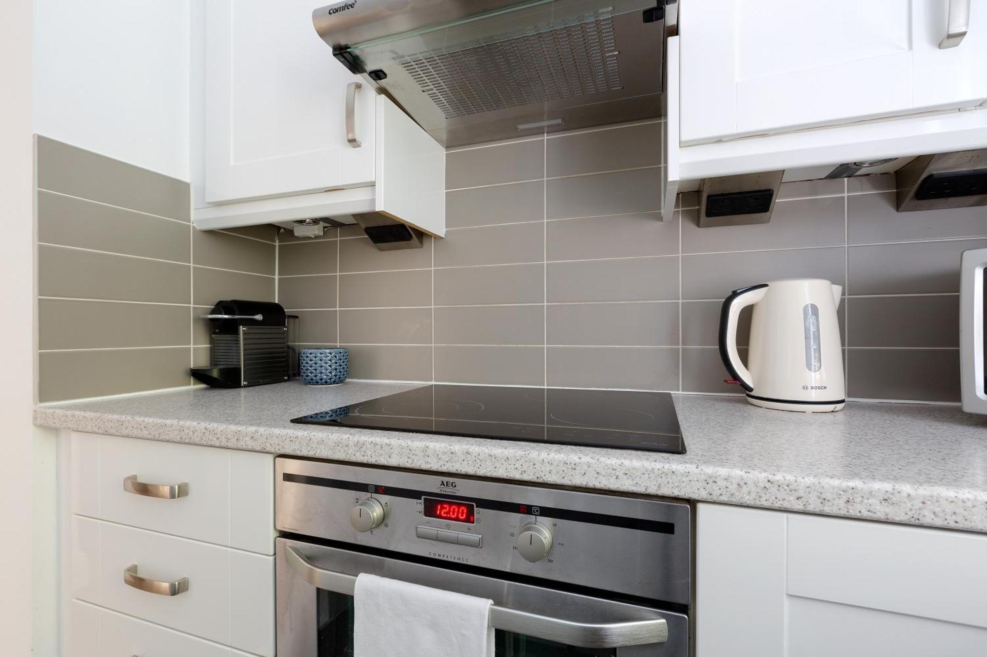 Cozy&bright 1 Bedroom Apt In Knightsbridge Appartement Londen