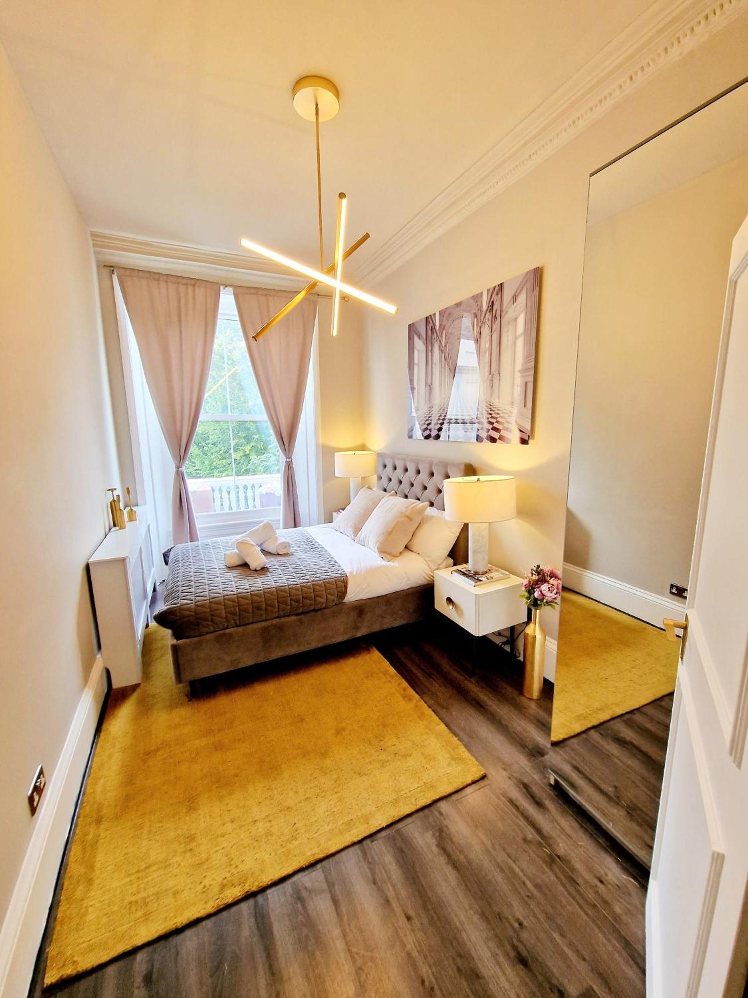 Stylish Hyde Park By Tube Stations With Elevator *