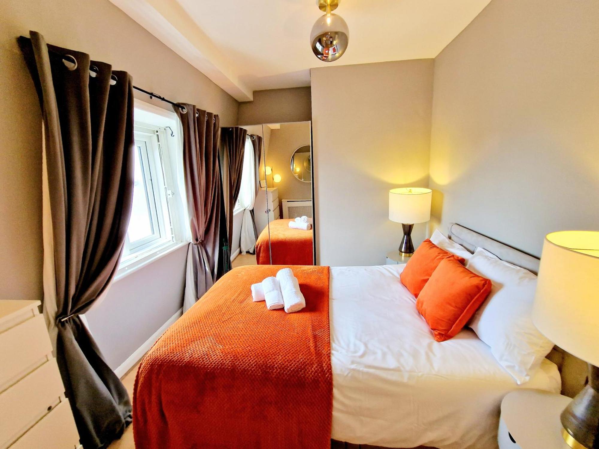 Brilliant 3 Bedroom's In Hyde Park With Elevator - 1 Flight Of Stairs Only Apartamento Londres