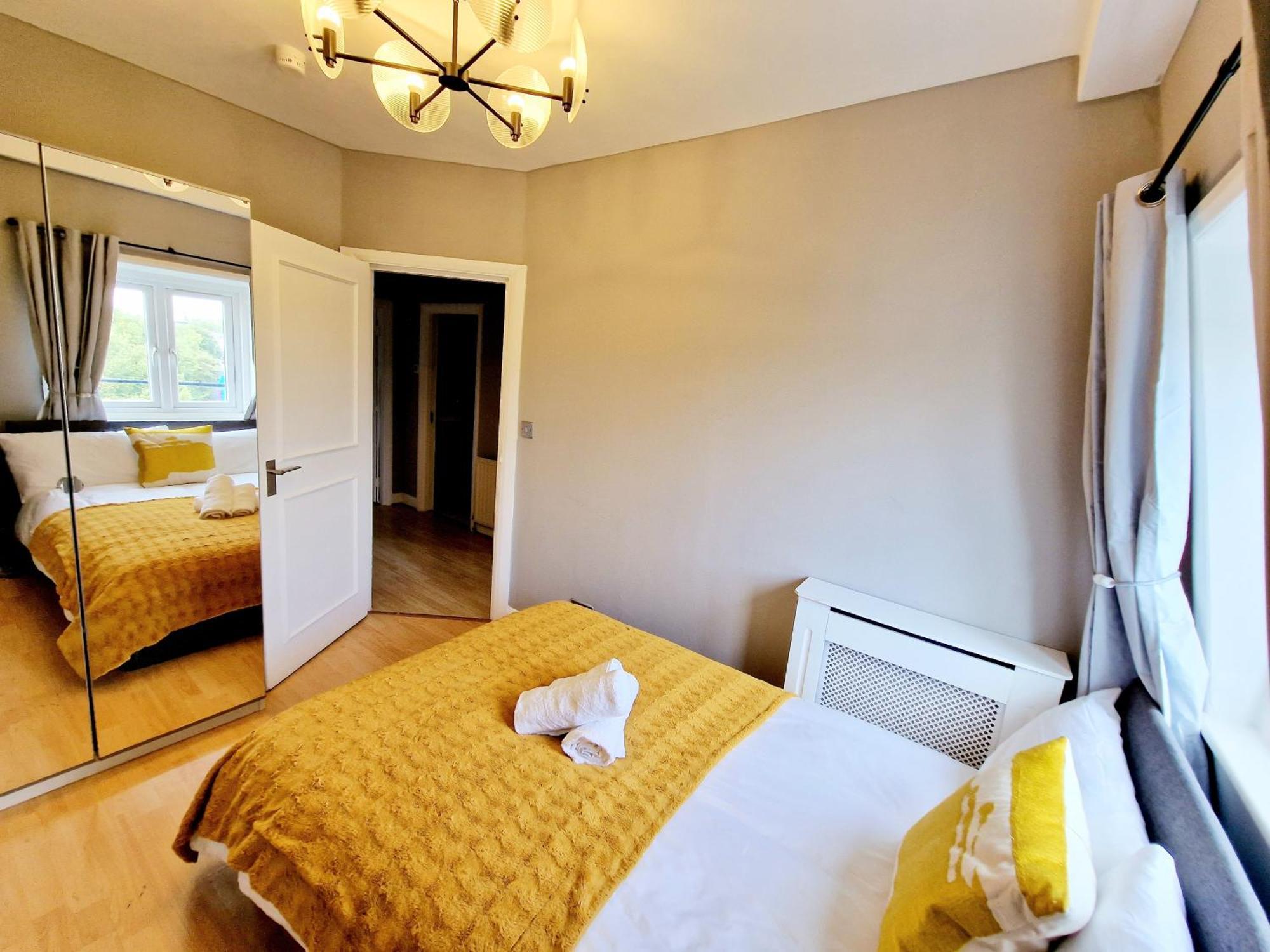 Apartamento Brilliant 3 Bedroom's In Hyde Park With Elevator - 1 Flight Of Stairs Only *