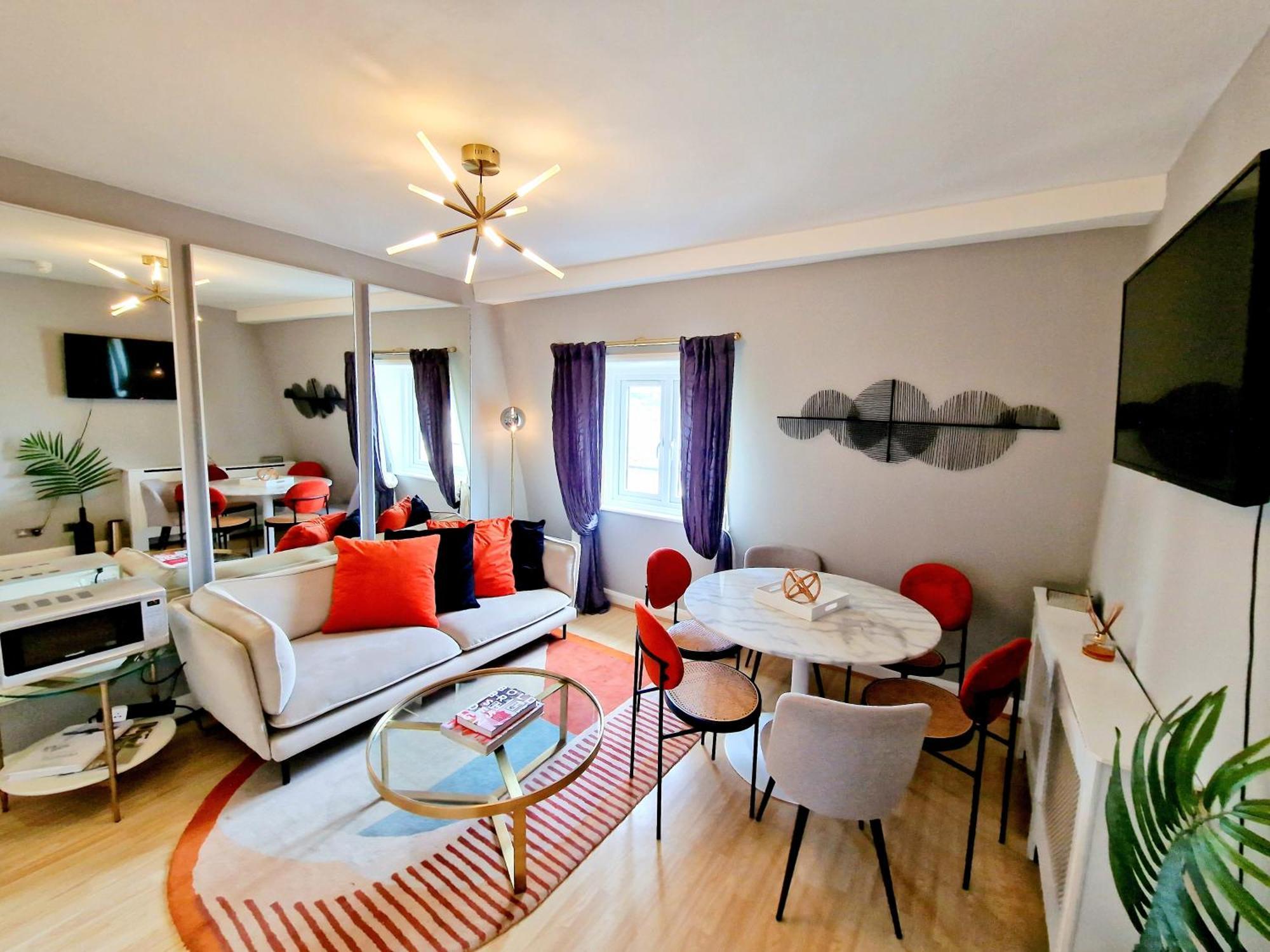 Brilliant 3 Bedroom's In Hyde Park With Elevator - 1 Flight Of Stairs Only * Londres