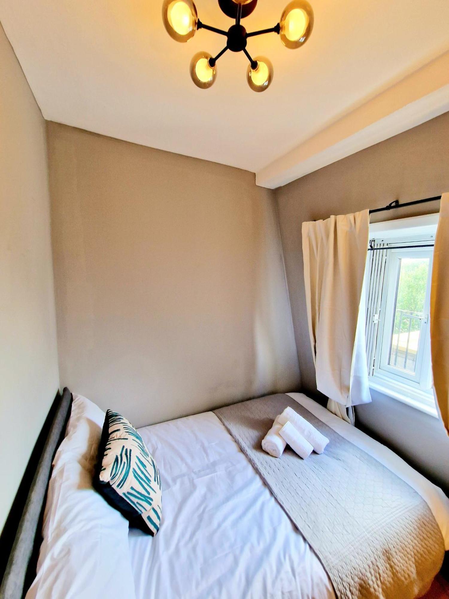Brilliant 3 Bedroom's In Hyde Park With Elevator - 1 Flight Of Stairs Only Londres