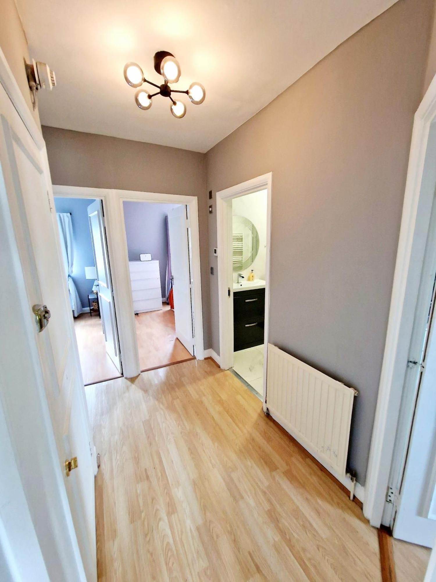 Brilliant 3 Bedroom's In Hyde Park With Elevator - 1 Flight Of Stairs Only * London