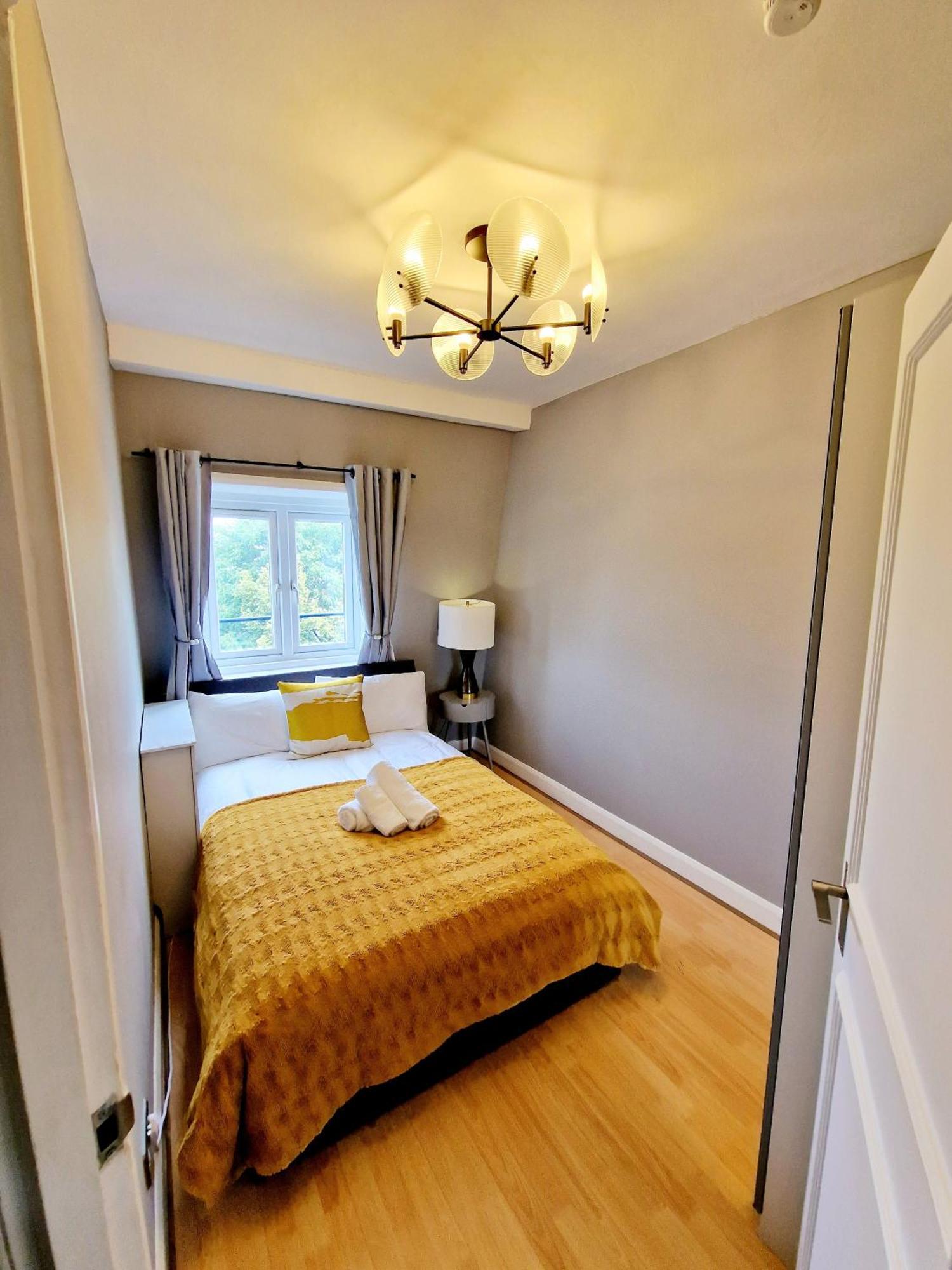 Brilliant 3 Bedroom's In Hyde Park With Elevator - 1 Flight Of Stairs Only Apartment London