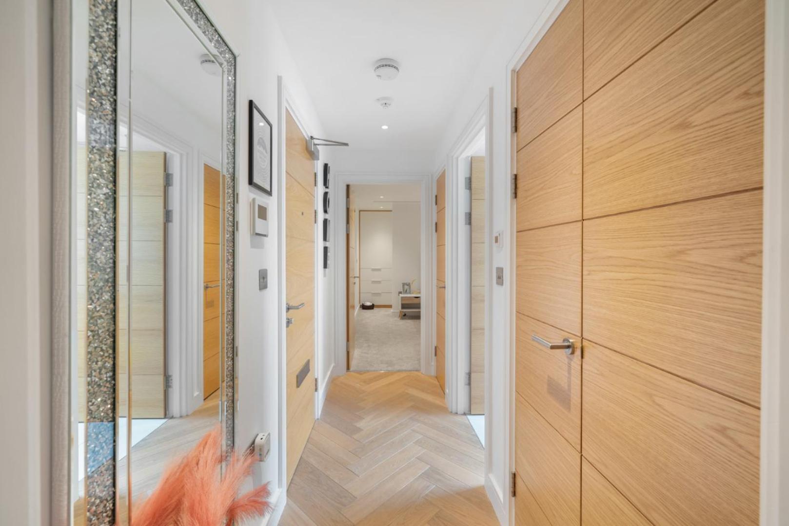 Stunning 1-bedroom Penthouse In Marble Arch 72
