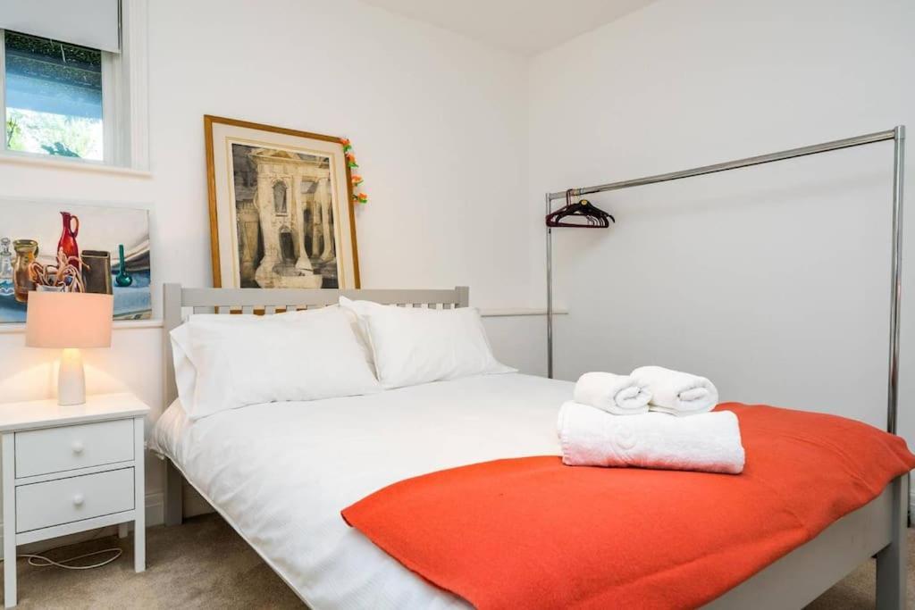Appartement Spacious 2 Bed Garden Flat By The Thames+parking *