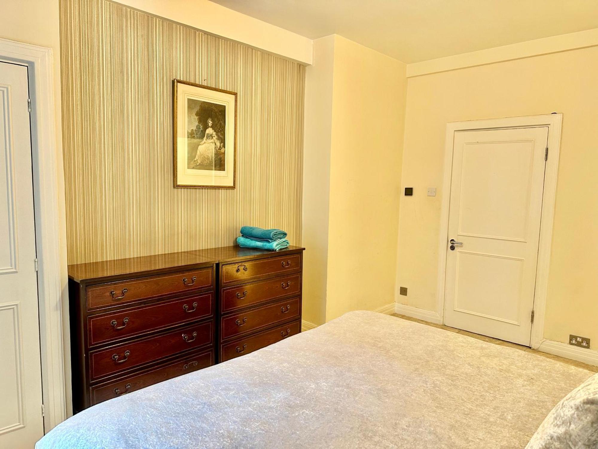 Prime Location - 2 Beds 3 Bath Flat Knightsbridge * Londres