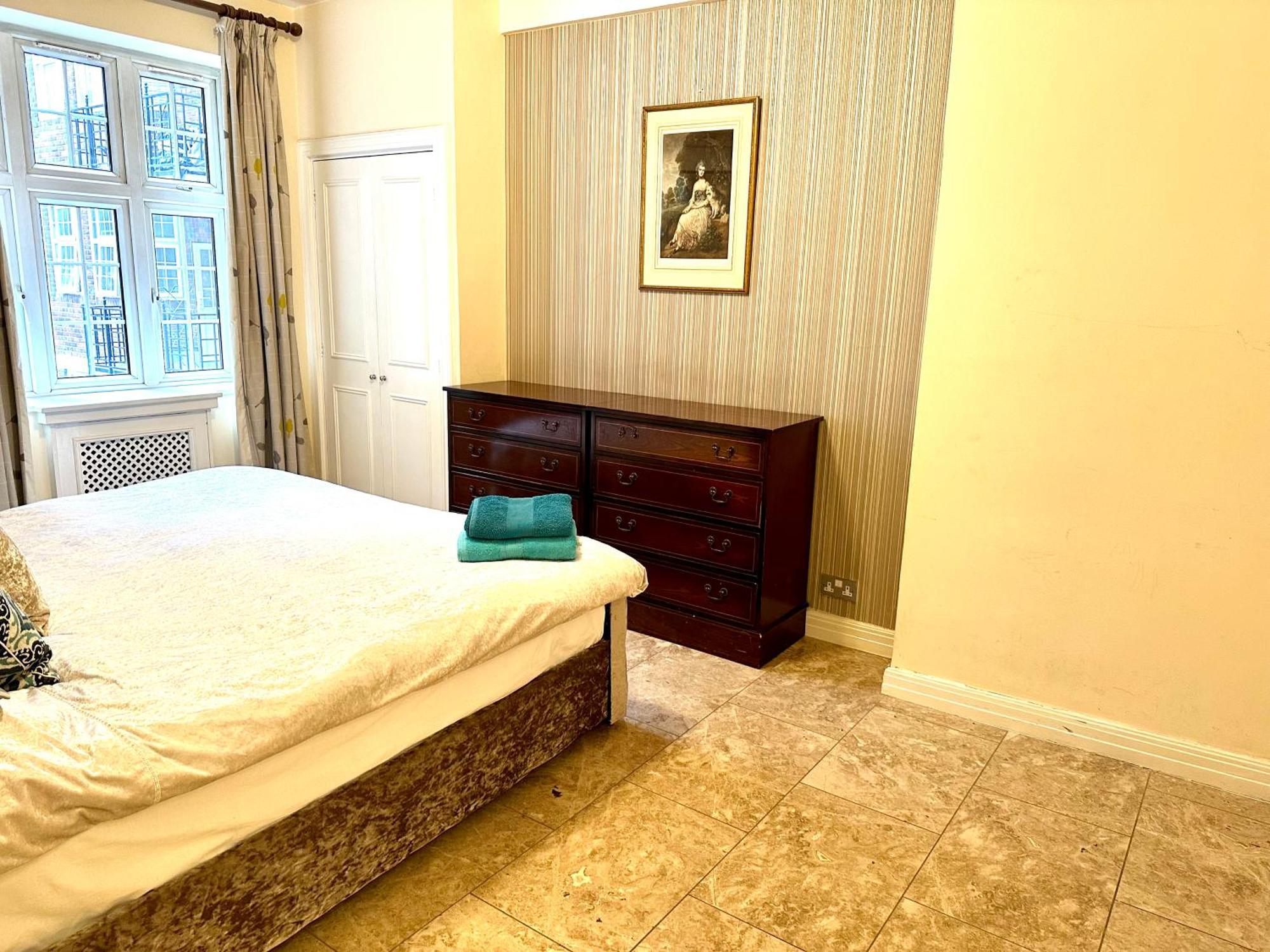 Prime Location - 2 Beds 3 Bath Flat Knightsbridge Apartamento *