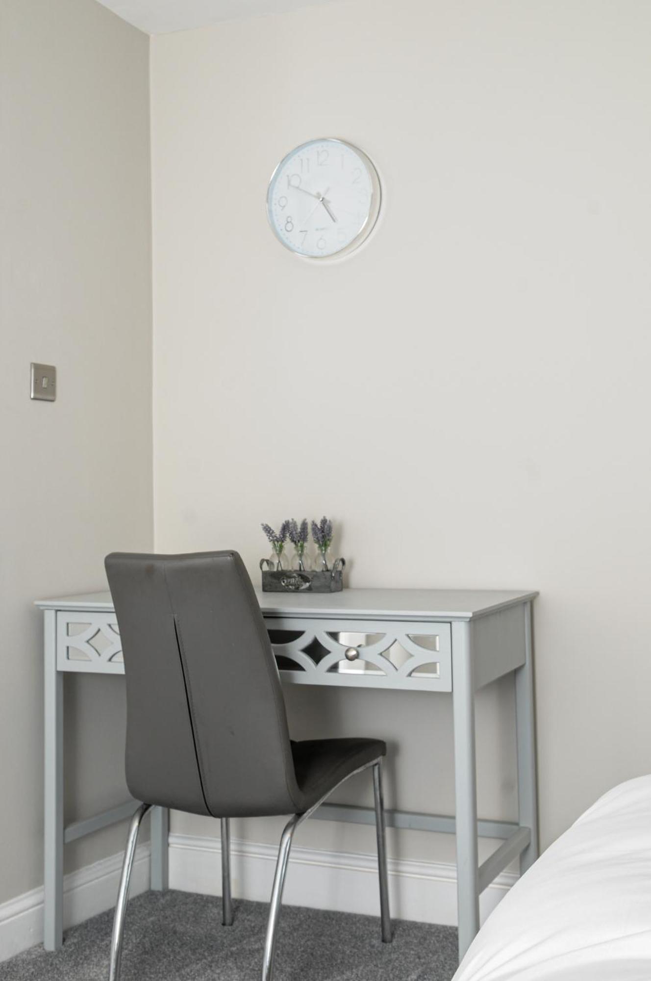 Apartamento Luxury 5 Star Apartments, Parking, Garden, Near Metro Stations 10-15mins To Londres