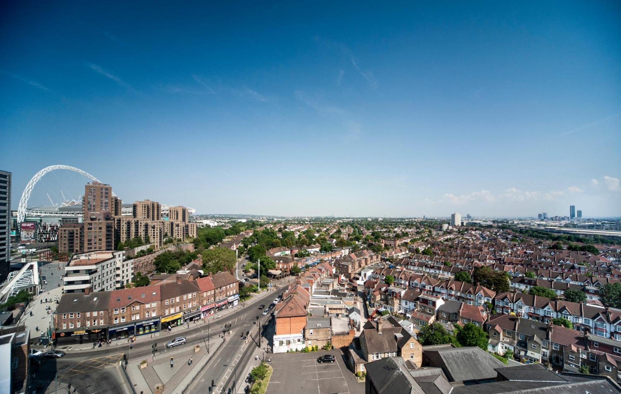 Appartement Floor - 2 Bed/2 Bath + Private Balcony *