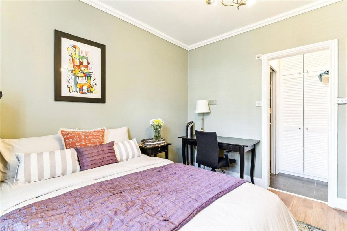 Homely 2 Levels Flat W Private Garden * Londen