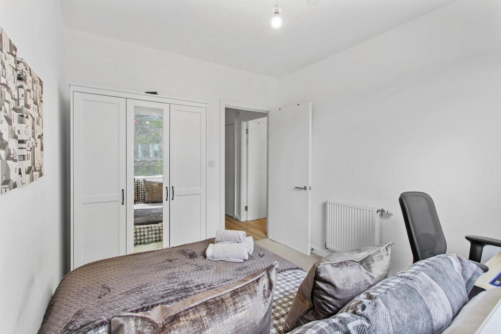 Centrally Located - Modern - 2bed - 2bath * Londres