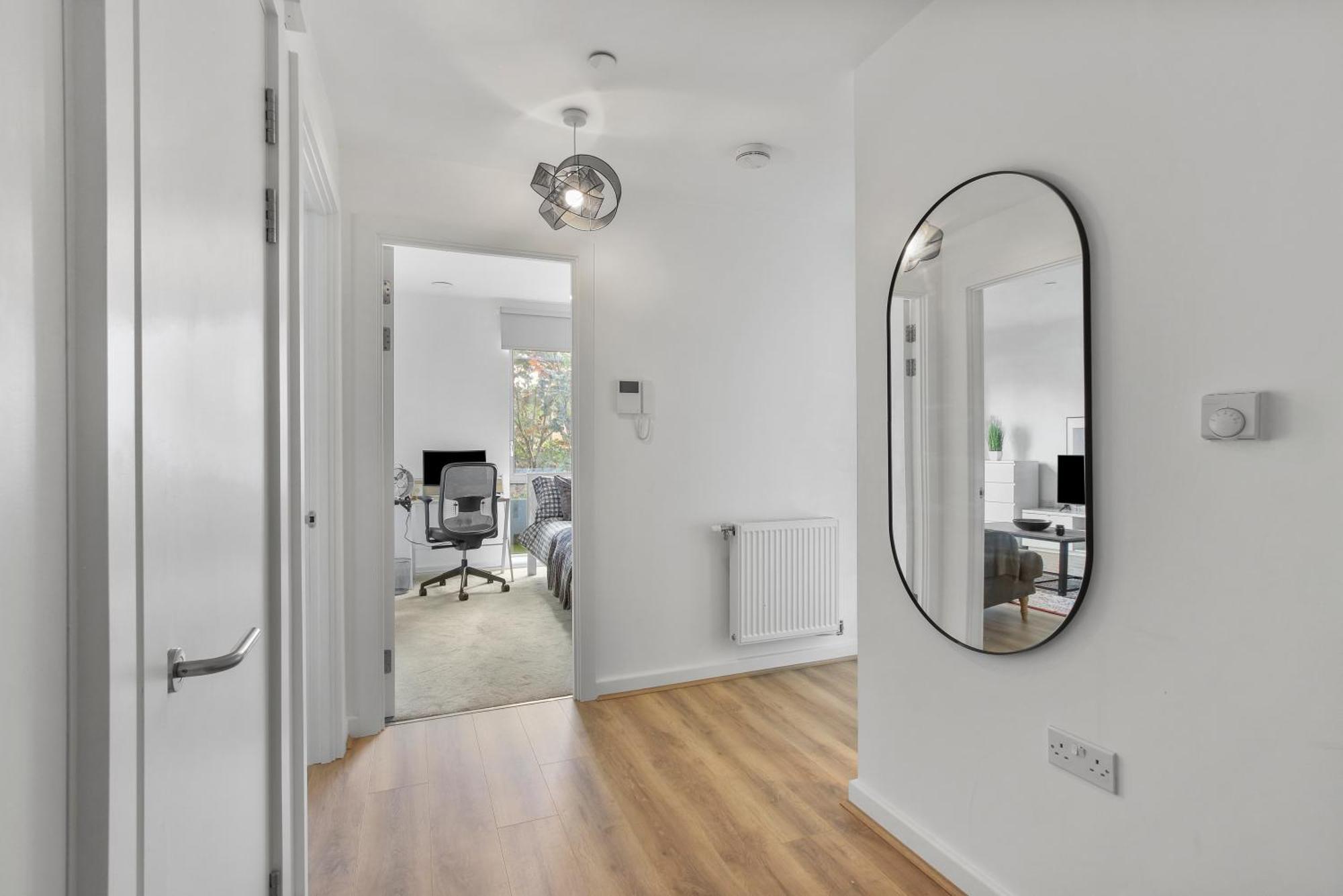 Centrally Located - Modern - 2bed - 2bath *