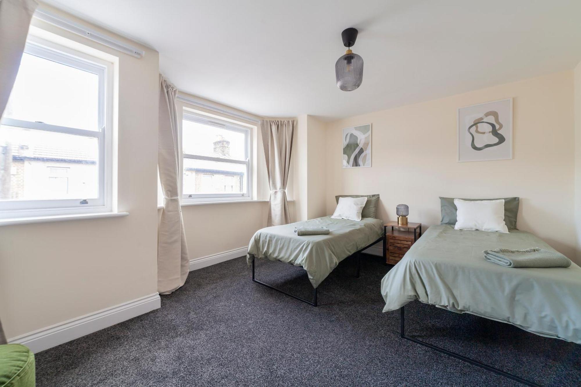 Arte Serviced Stratford - 3 Bedrooms 2 Bathrooms London, Stratford, Maryland, Free Parking, Garden, Weekly Or Monthly - Up To 8 Guests Casa de Férias *