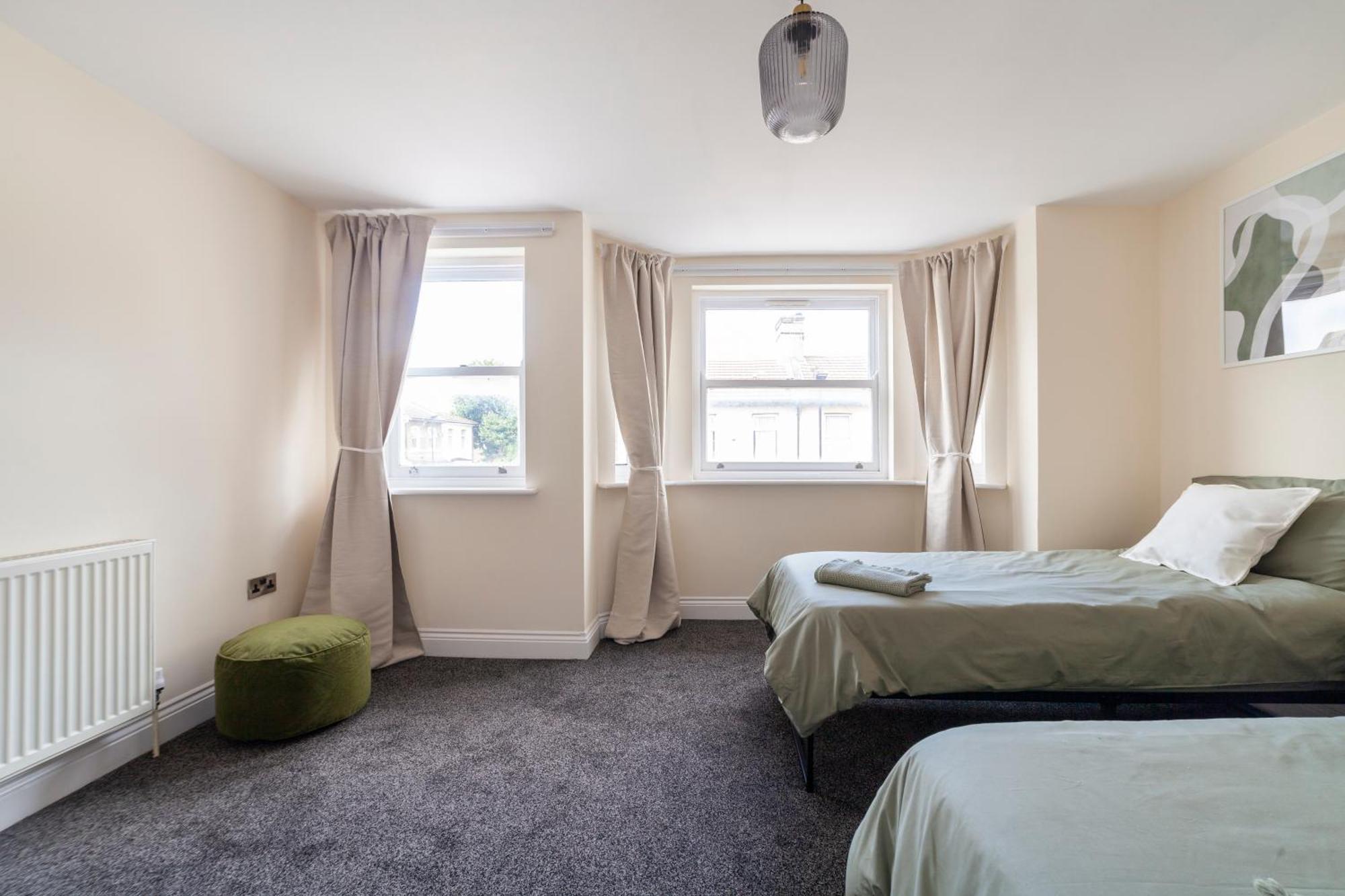Casa de Férias Arte Serviced Stratford - 3 Bedrooms 2 Bathrooms London, Stratford, Maryland, Free Parking, Garden, Weekly Or Monthly - Up To 8 Guests Londres