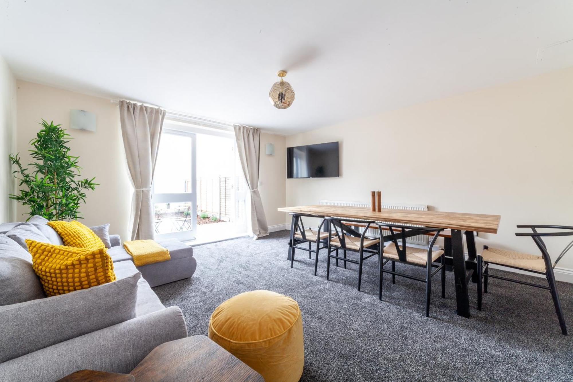 Casa de Férias Arte Serviced Stratford - 3 Bedrooms 2 Bathrooms London, Stratford, Maryland, Free Parking, Garden, Weekly Or Monthly - Up To 8 Guests *