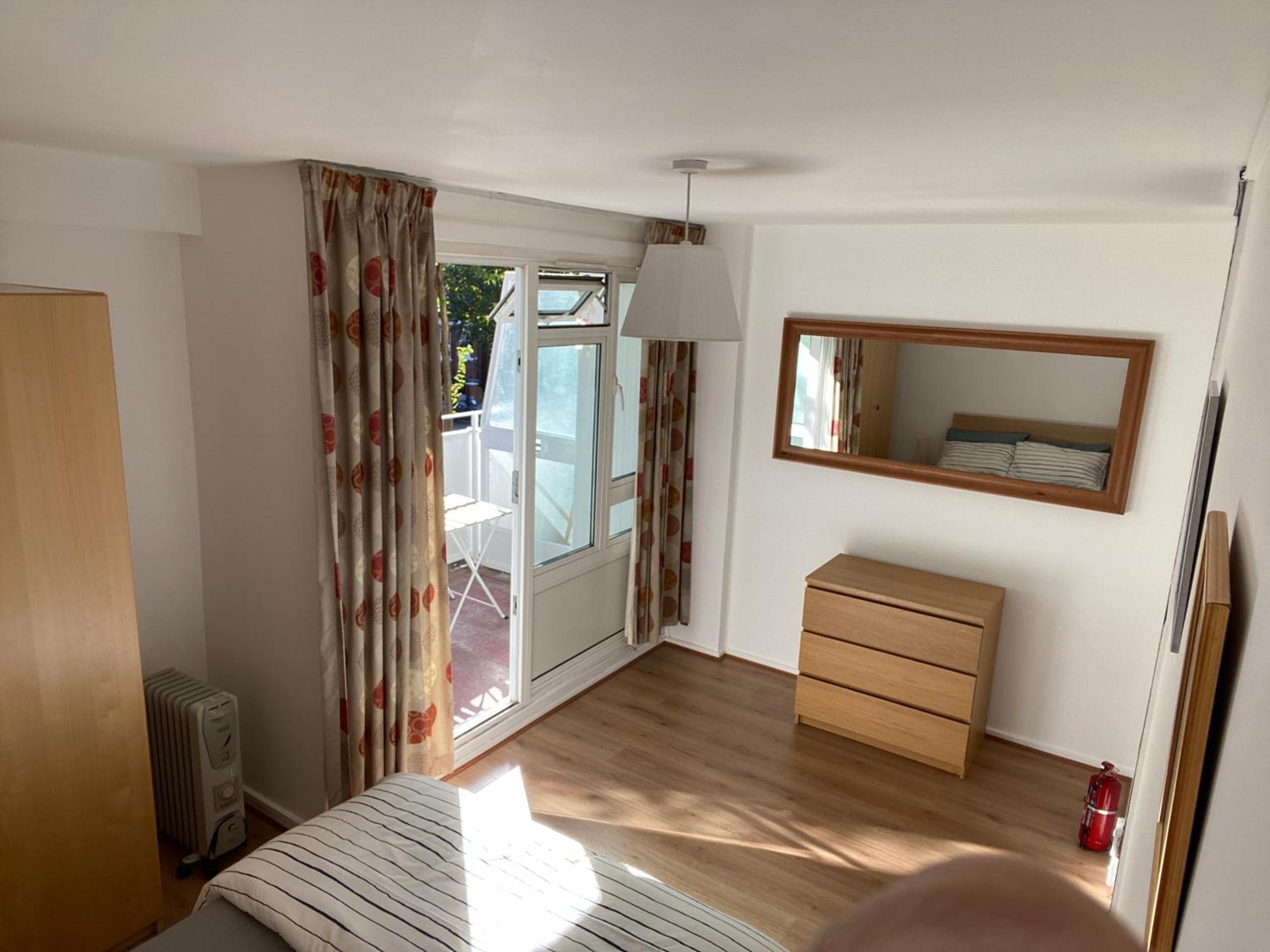 Beautiful 2 Bedroom & Balcony Flat In Appartement Londres