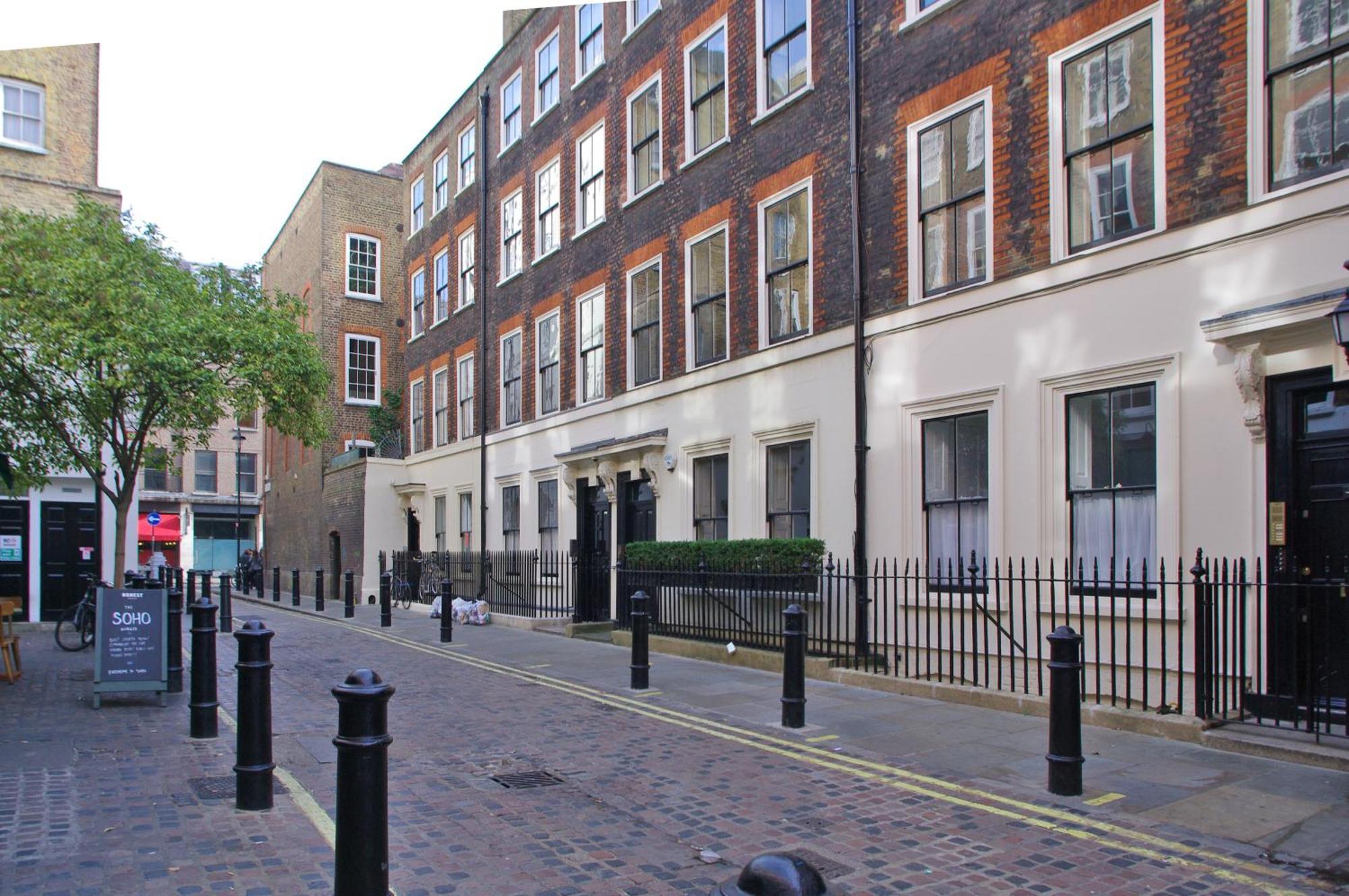 Spacious Soho On Quaint Cobbled Street Apartamento Londres