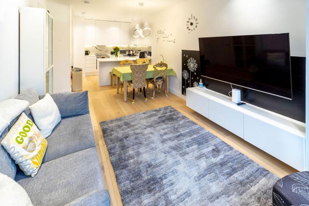 Modern Ealing Common Duplex Appartement Londres