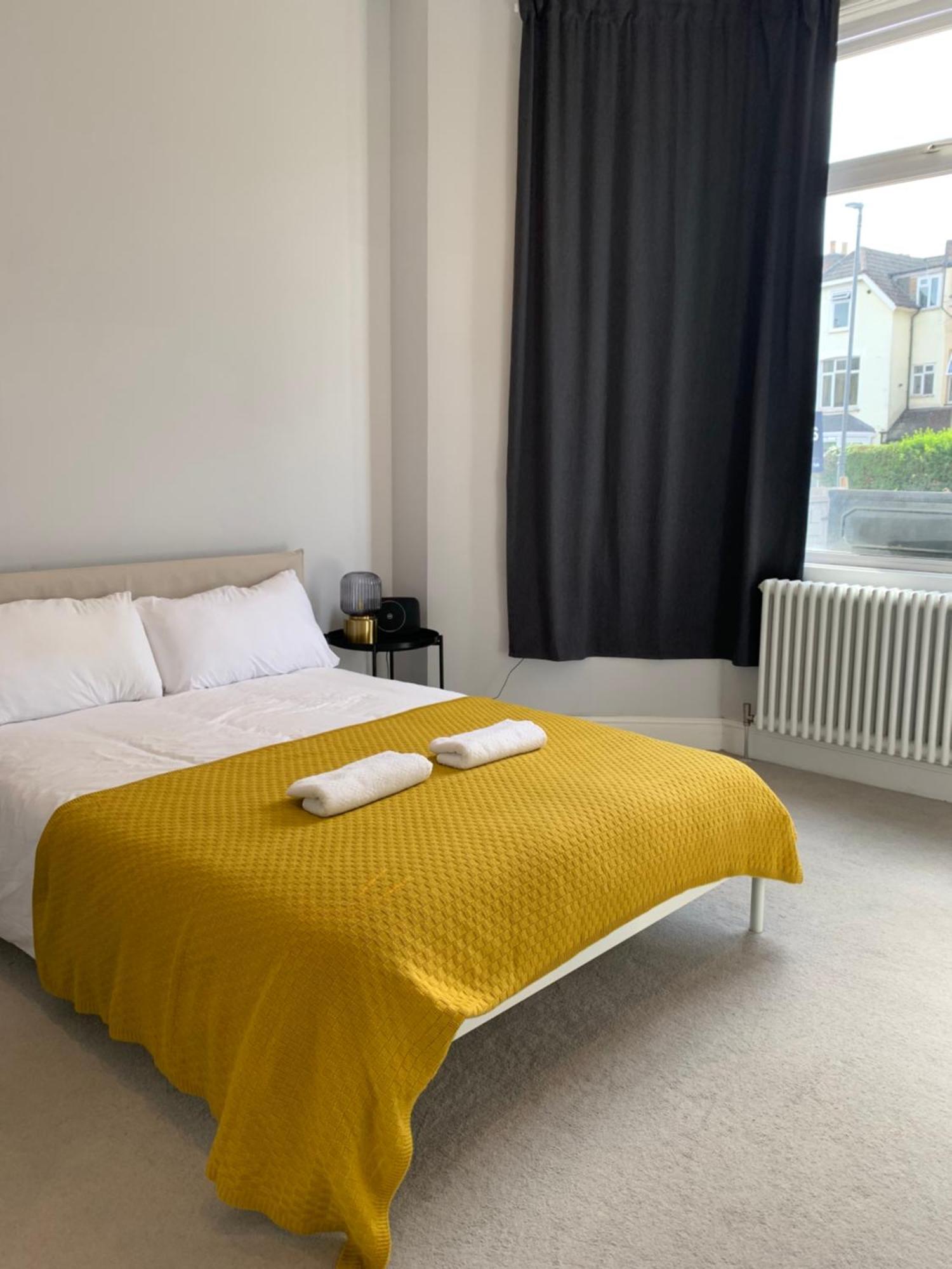 Wonderful 3 Bed Flat With Private Garden In Wimbledon - 1 The Queens *