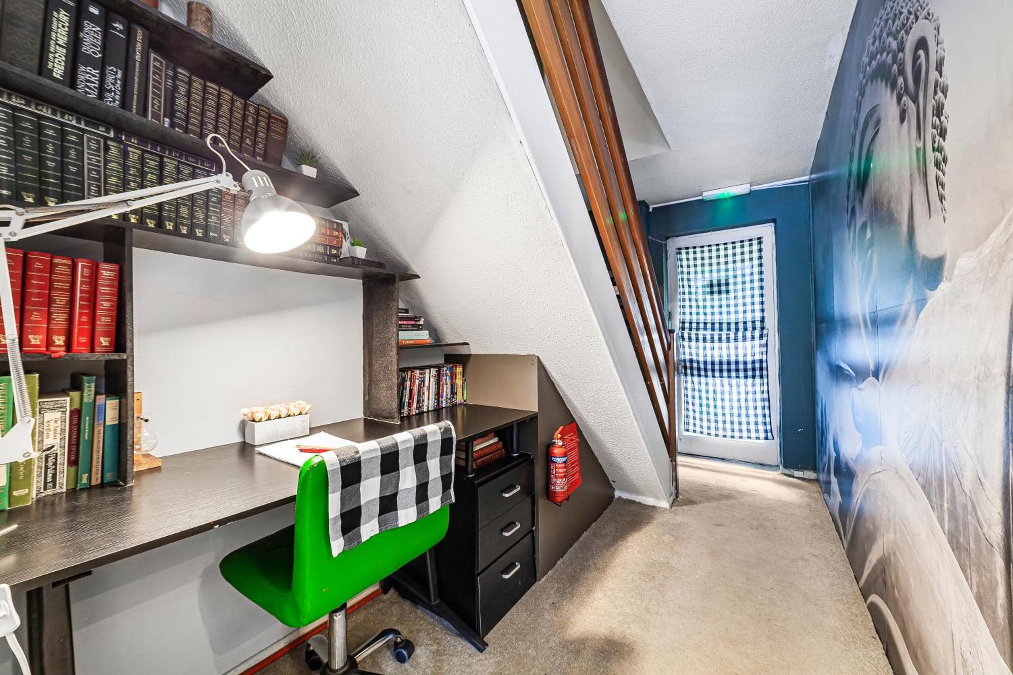 Hébergement de vacances 2bed Garden House W/hot Tub, Sauna & Cinema *