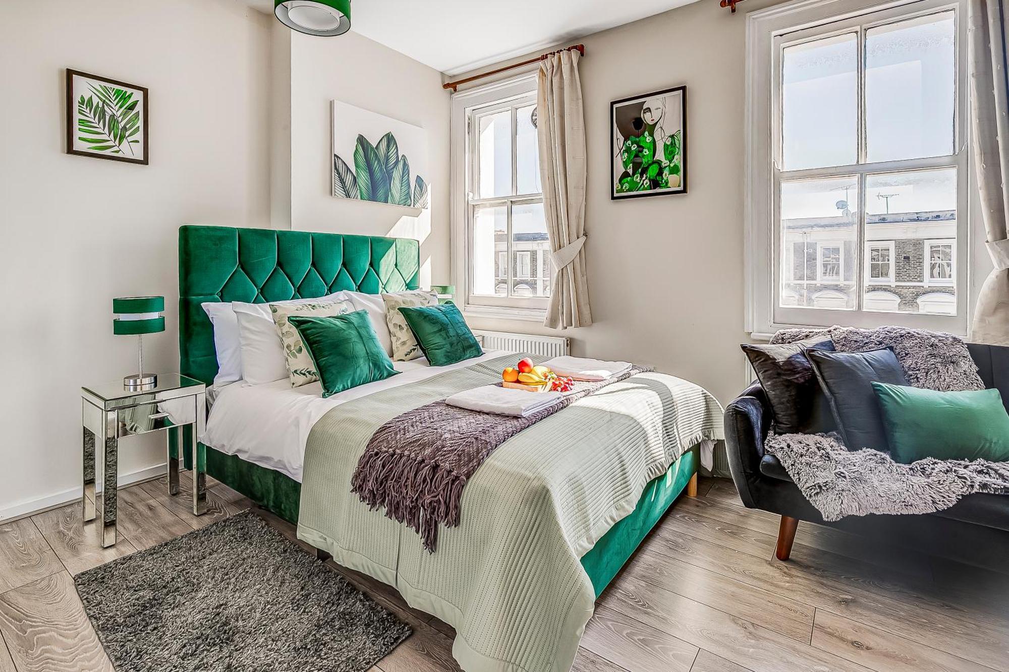 For Explorers - 3 Min Walk To Station Appartement Londen